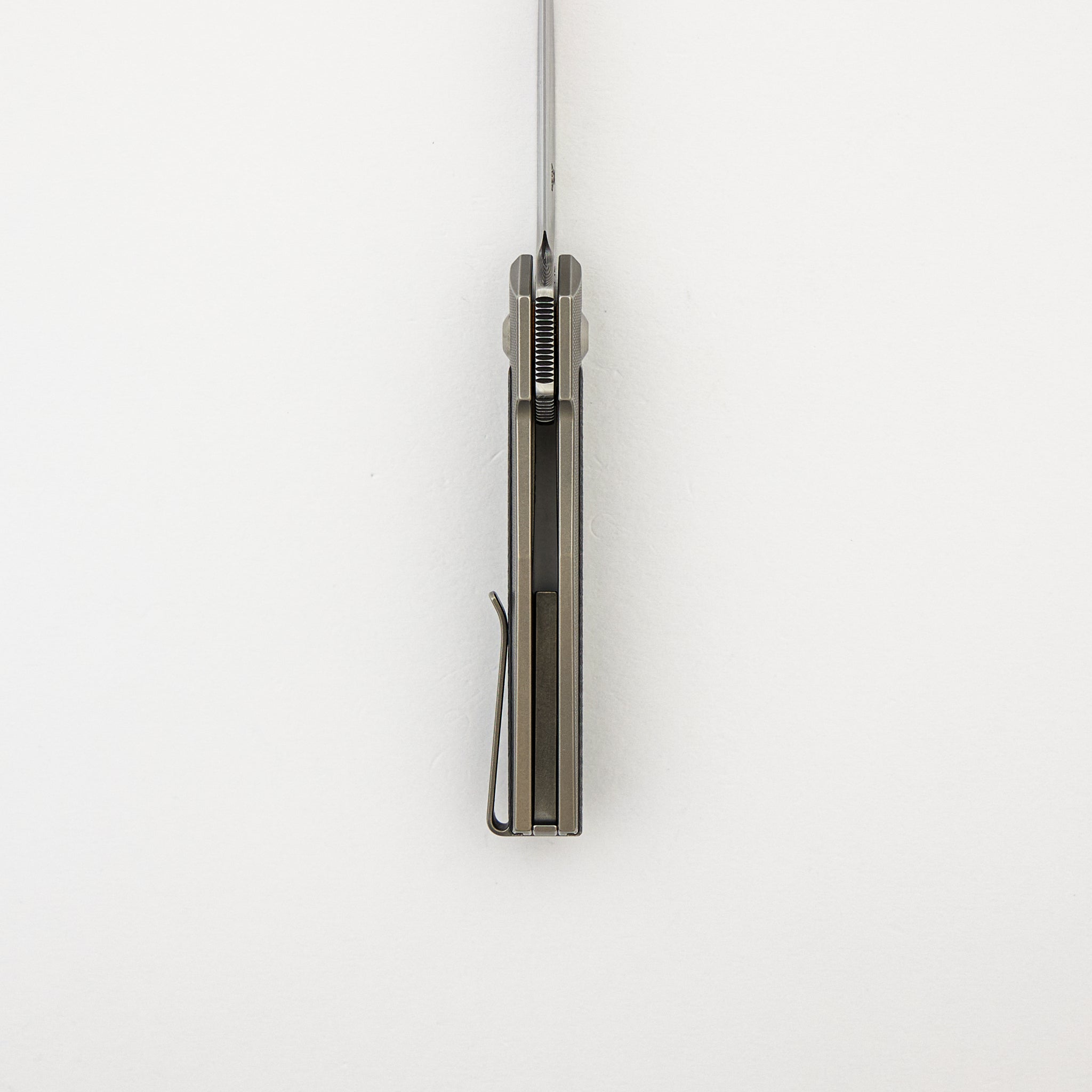 ARN - Grey/Satin - Titanium Handle - Carbon Fiber Inlays - Damasteel Blade - #110