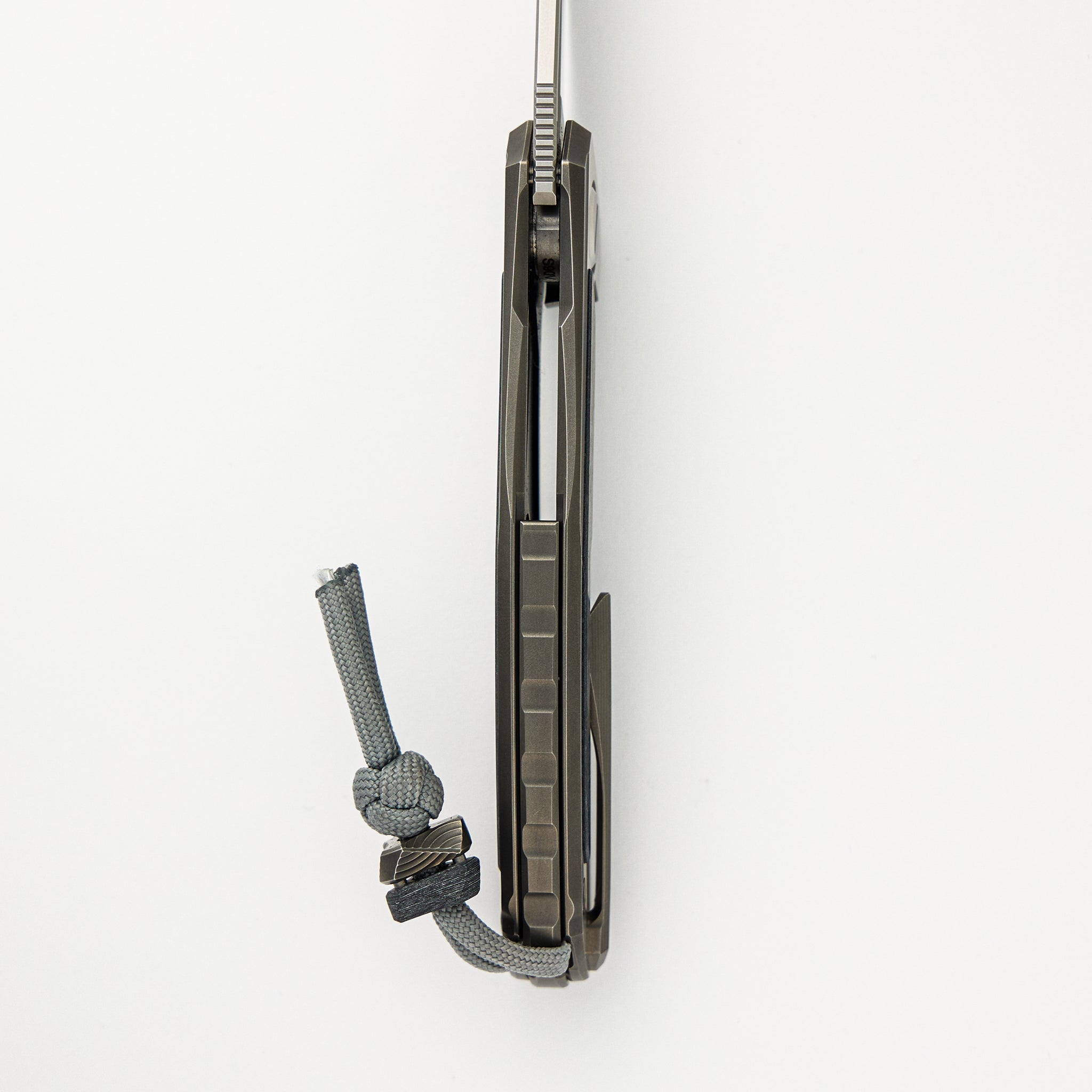 Quantum WKM - Titanium/White CarboTi Handle - S90V Blade - SRRBS