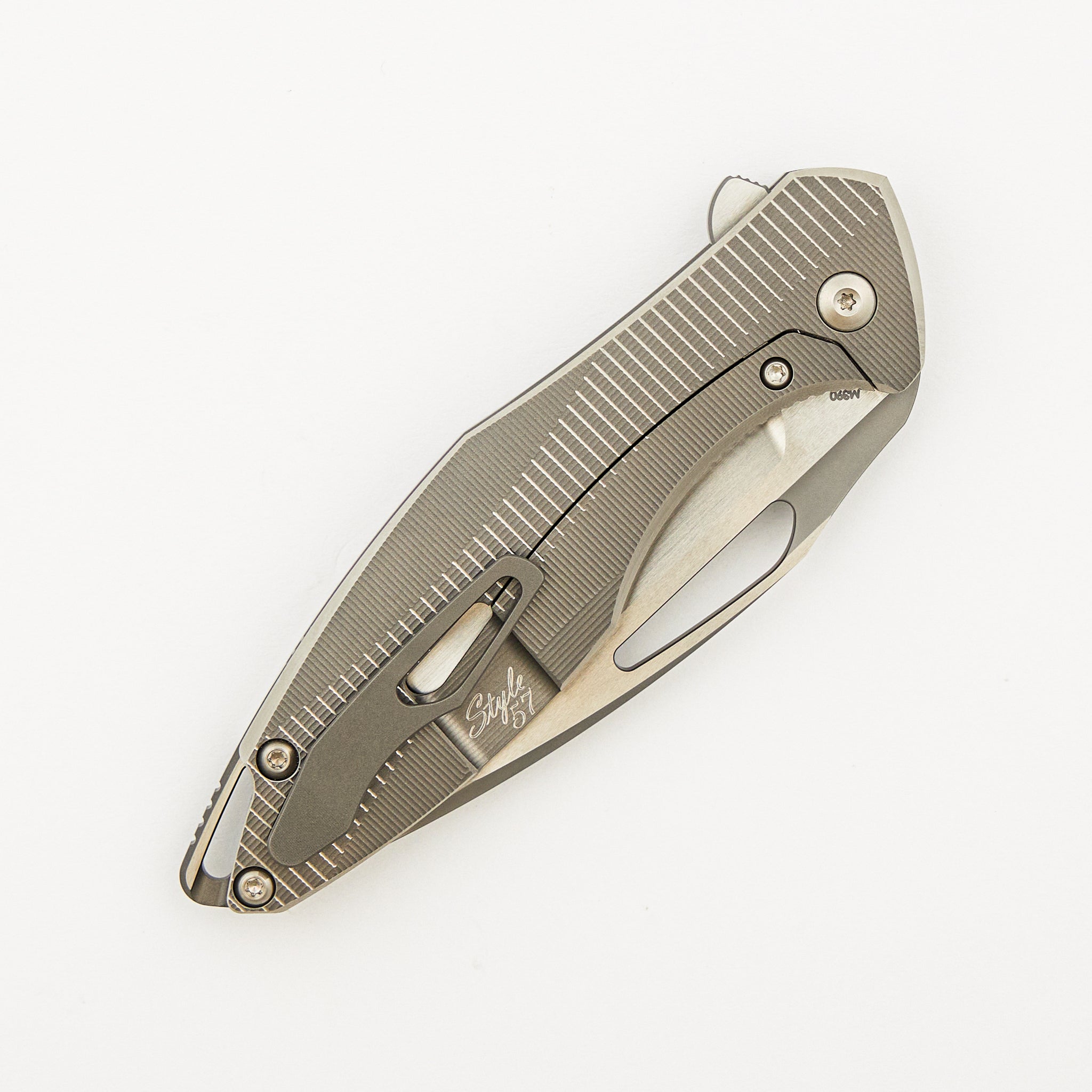 Arius - Style 57 - Titanium Handle - M390 Blade