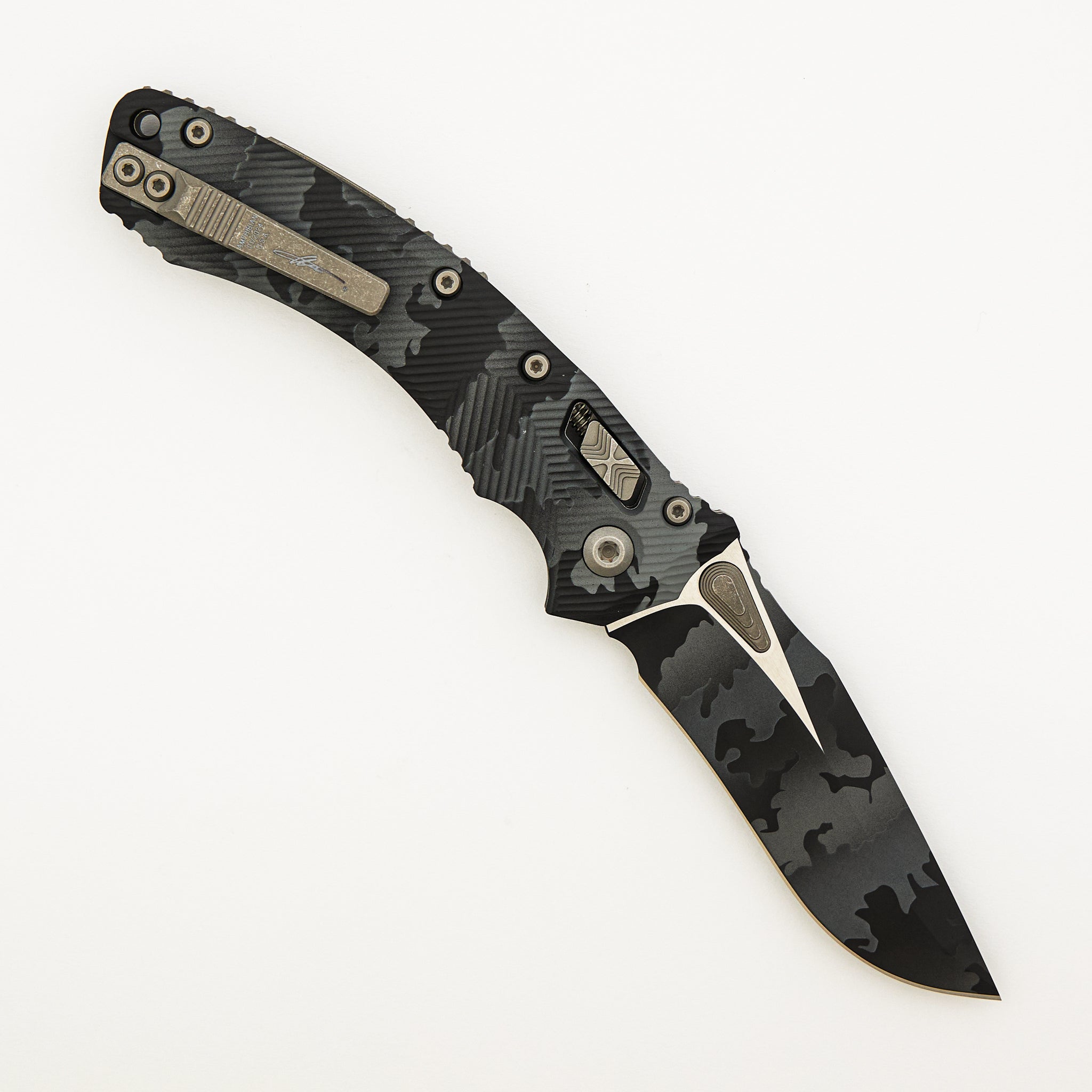 "Signature Series" Amphibian - RAM-LOK S/E - Fluted Urban Camo Standard 137RL-1 FLUCS