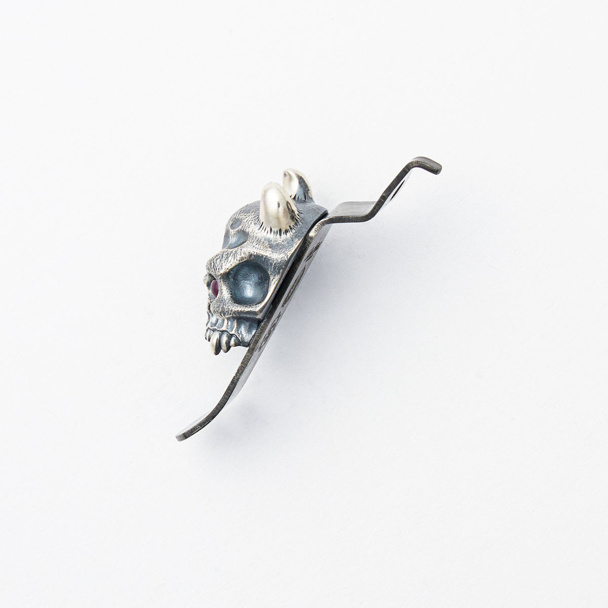 Starlingear Collaboration Silver Vigilant Oni Hard Warrior W/ Red Eyes Strider Clip