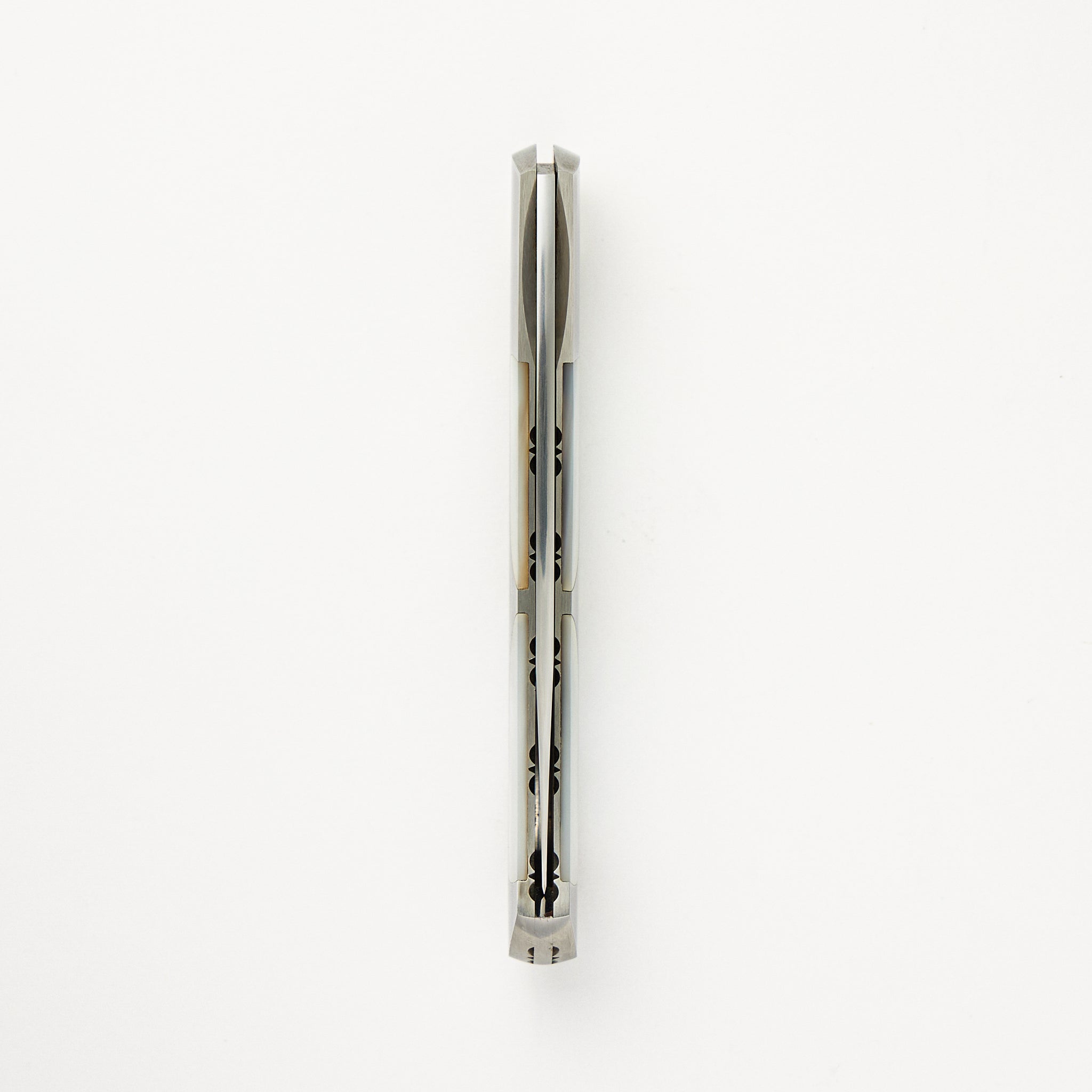 Interframe Self Lock Folder