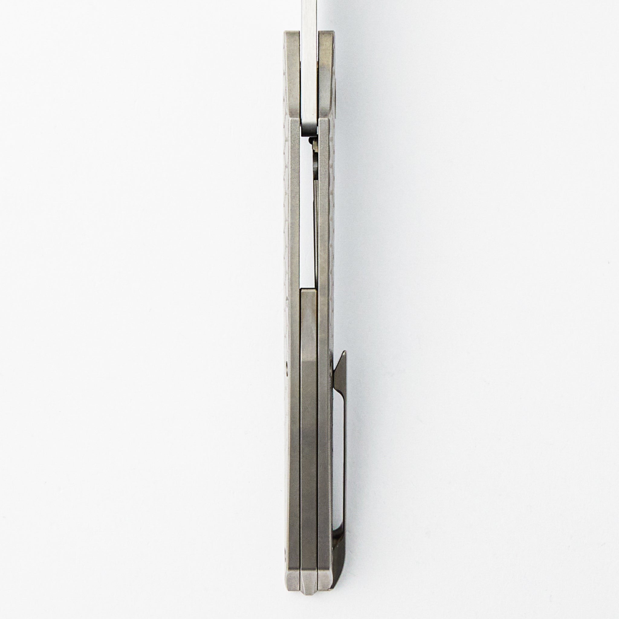 Model T Gen. 2 - Fade Honeycomb Titanium Handle - RWL-34 Blade