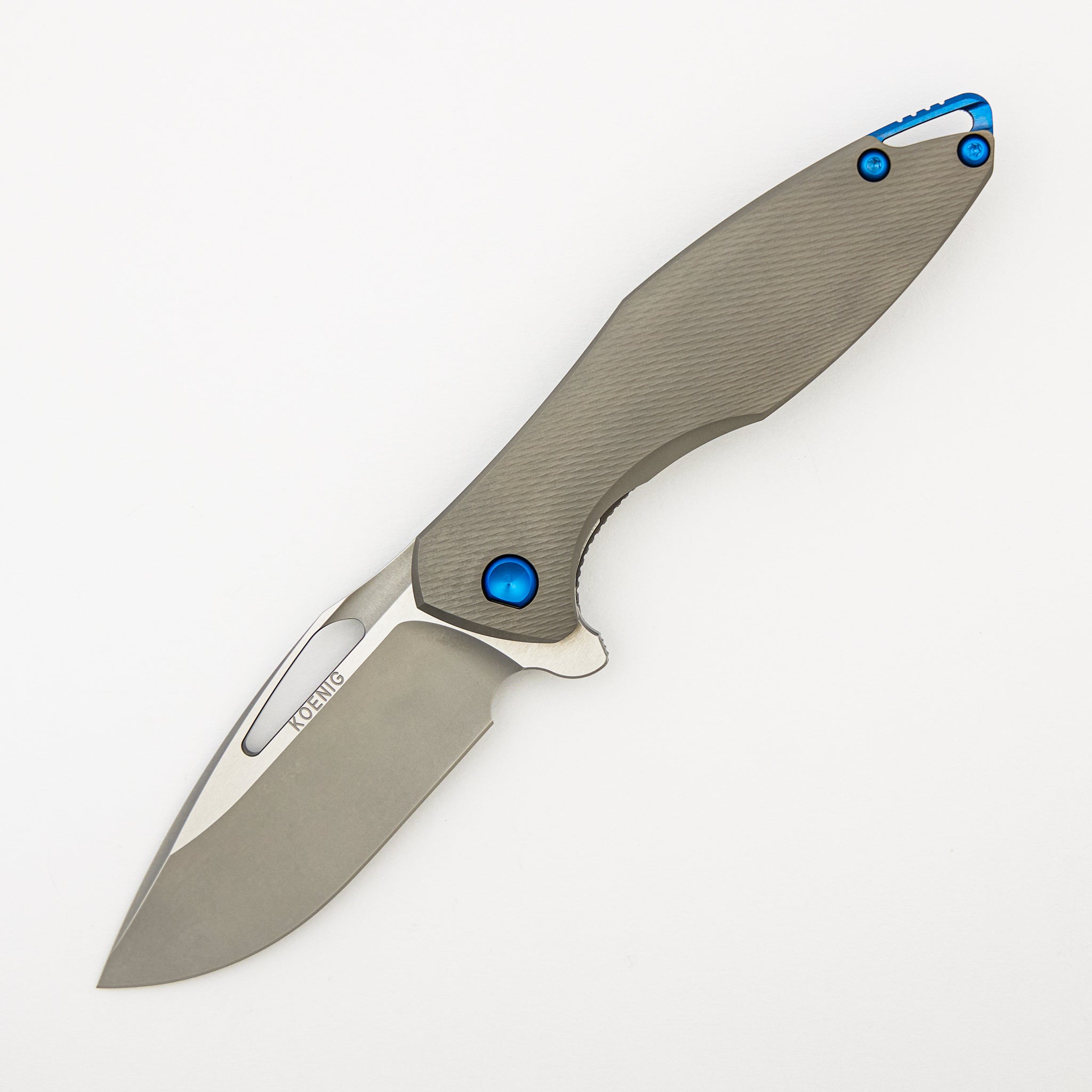 Arius - Corda Titanium Handle - Blue Hardware - Burnished W/ Polished Flats M398 Blade