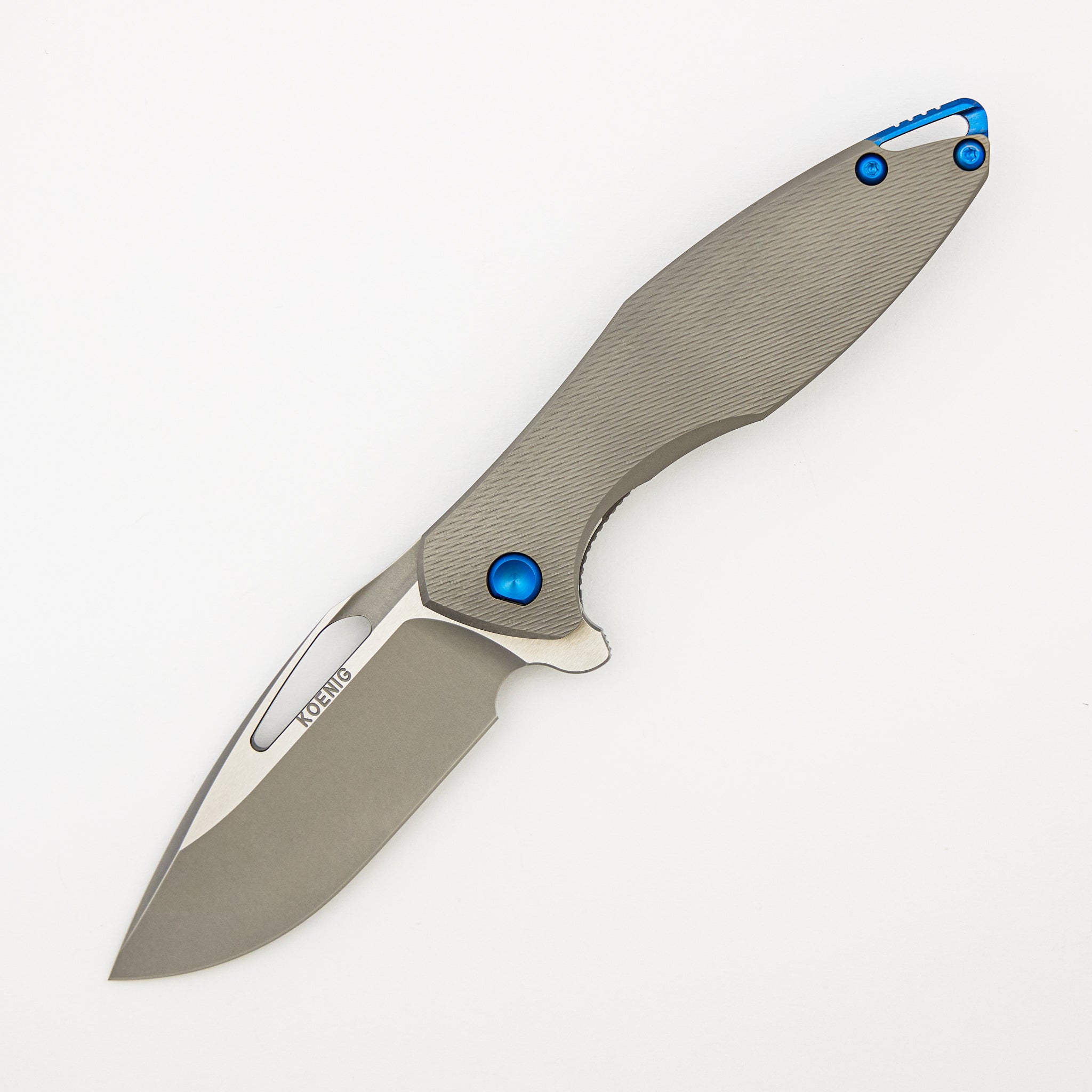 Arius - Corda Titanium Handle - Blue Hardware - Burnished W/ Polished Flats M398 Blade