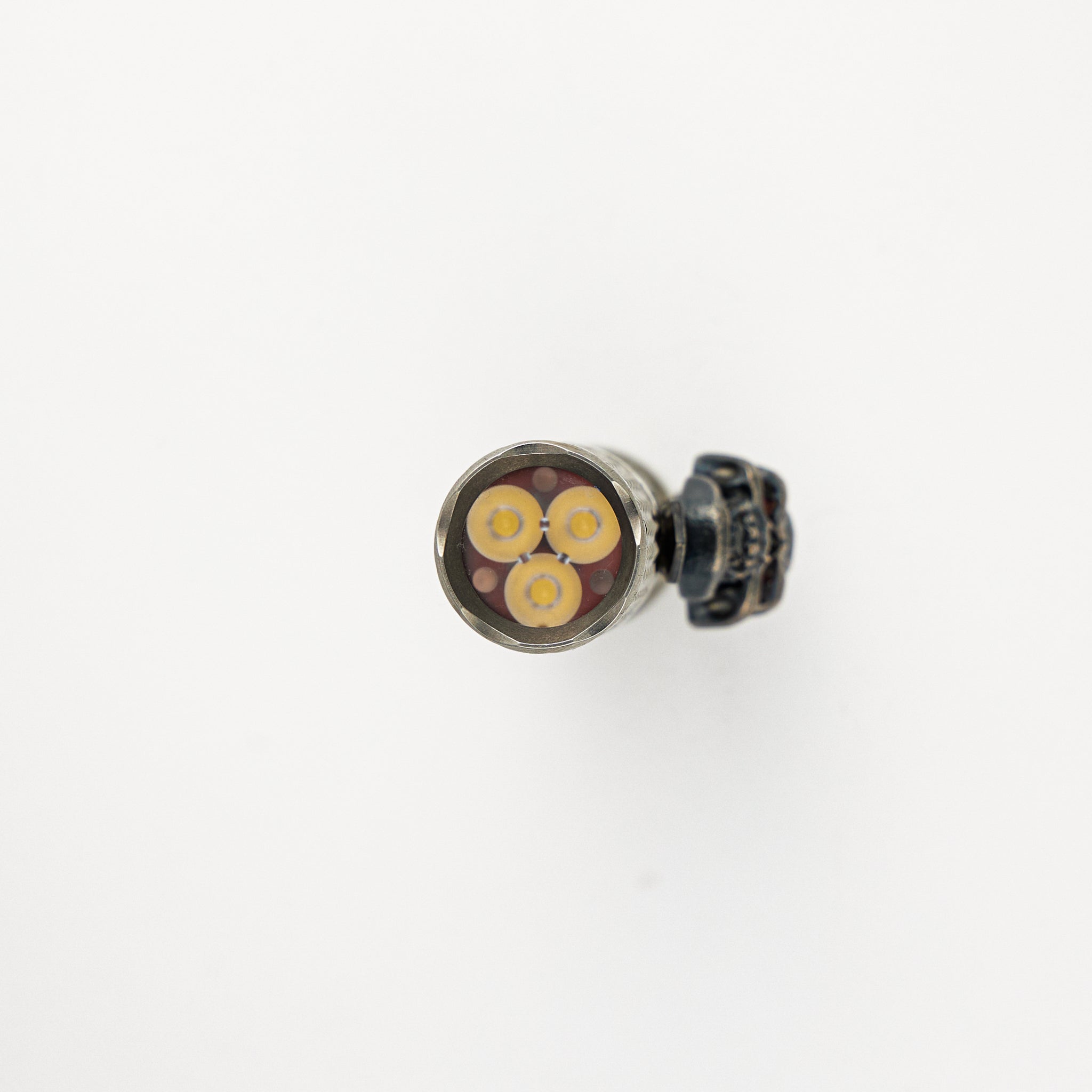 Total Tesseract Trident Flashlight / Steel Flame Hardness Clip