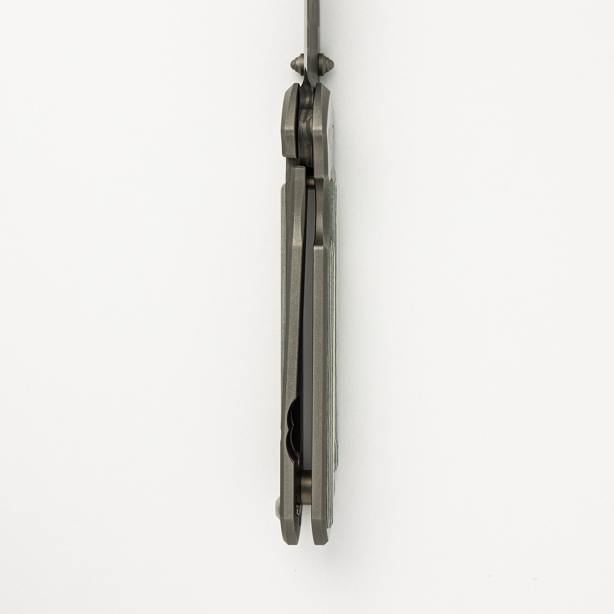 Small Sebenza 21 - Basketweave Blade - Black and White CarboQuartz Handle - Double Thumb Lugs