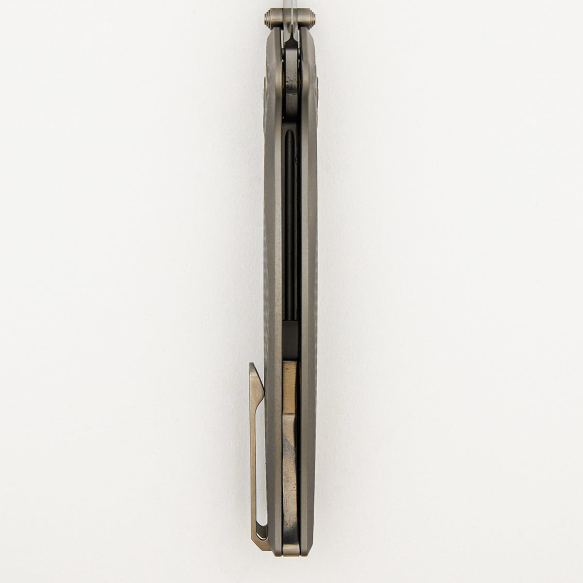 The Titan - MagnaCut Blade - Titanium Handle