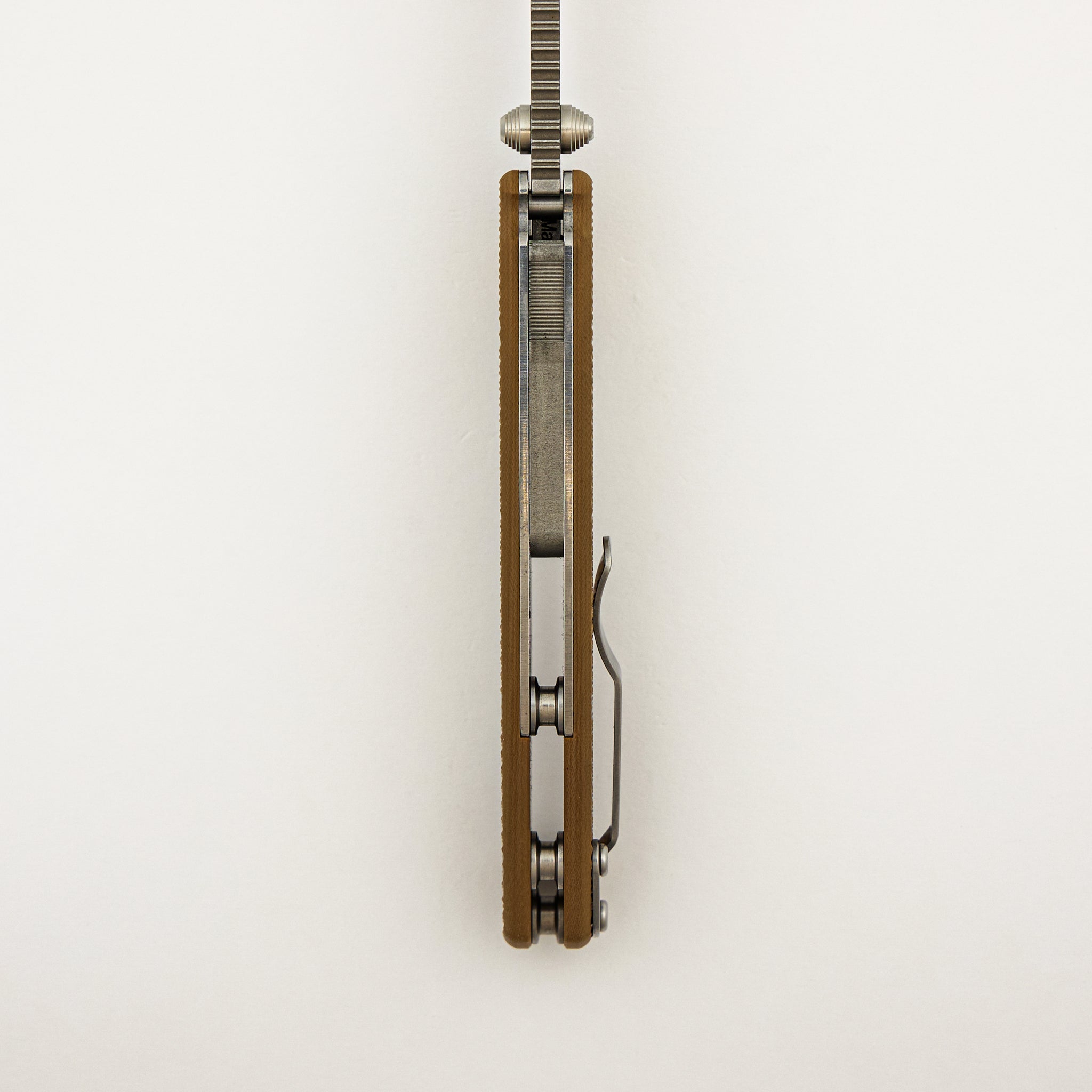 AD20 (Full Thickness) - MagnaCut Blade - Brown G10 Handle