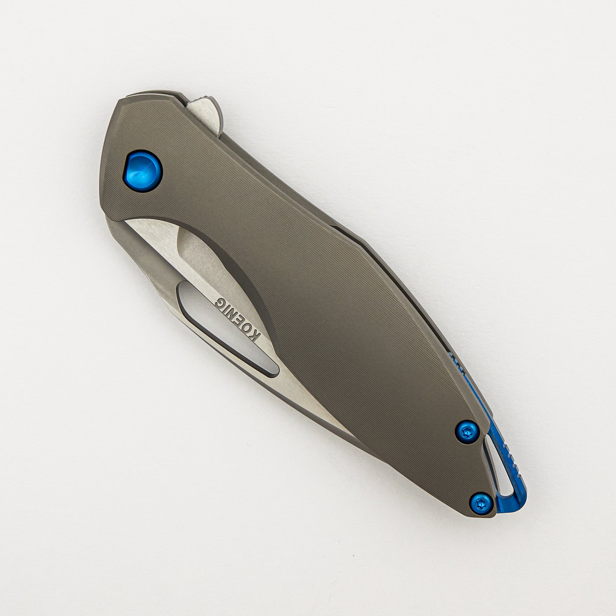 Arius - Pinstripe Titanium Handle - Blue Hardware - Burnished W/ Polished Flats M390 Blade