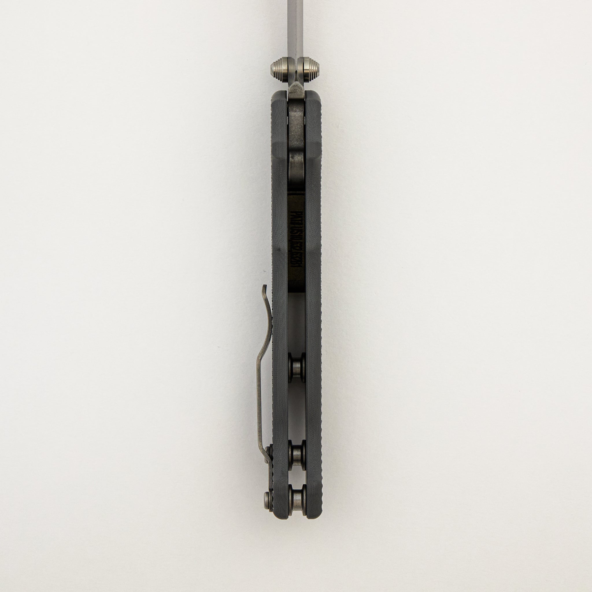 AD20 (Full Width) - MagnaCut Whaleshark Blade - Grey G10 Handle