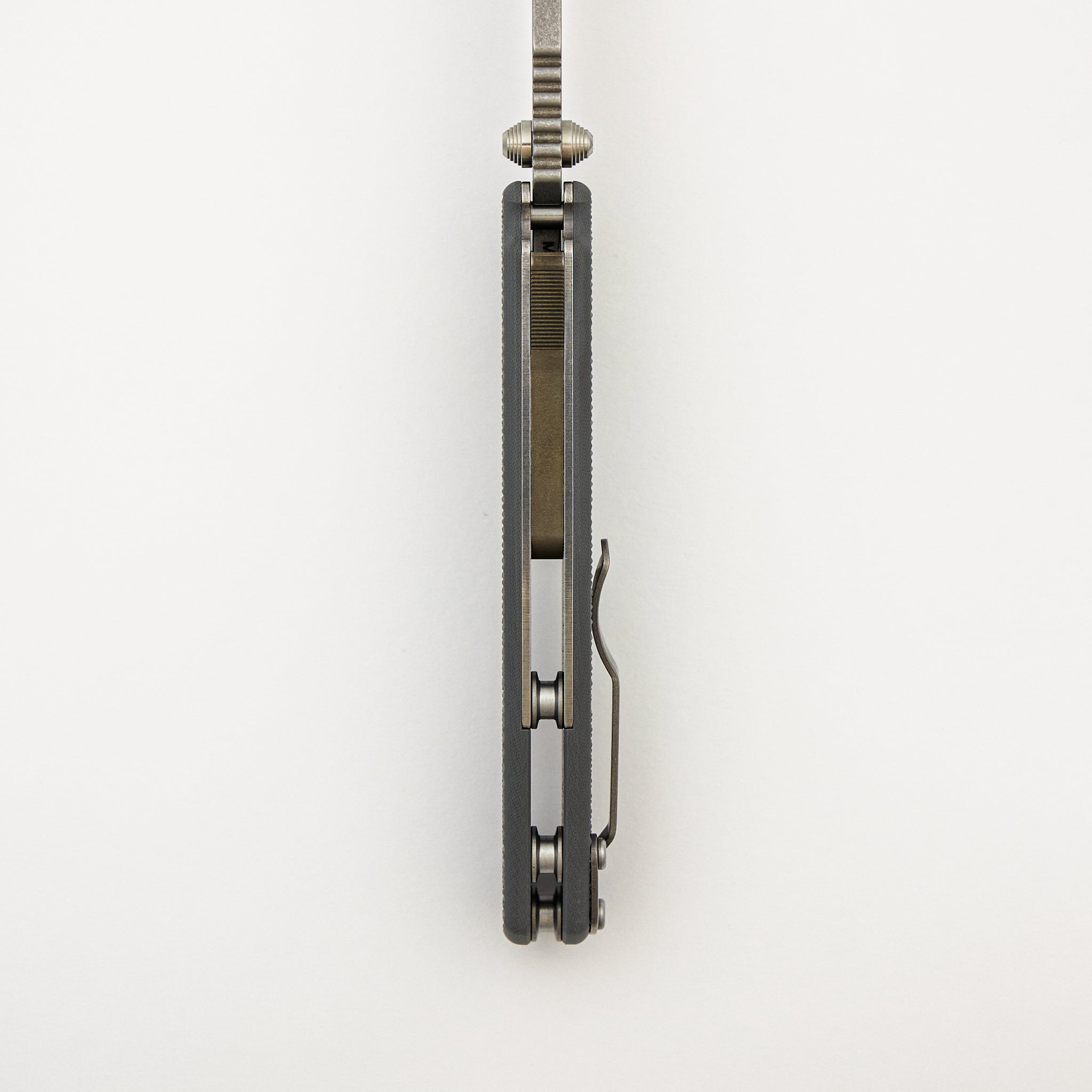 AD20 (Full Width) - MagnaCut Whaleshark Blade - Grey G10 Handle