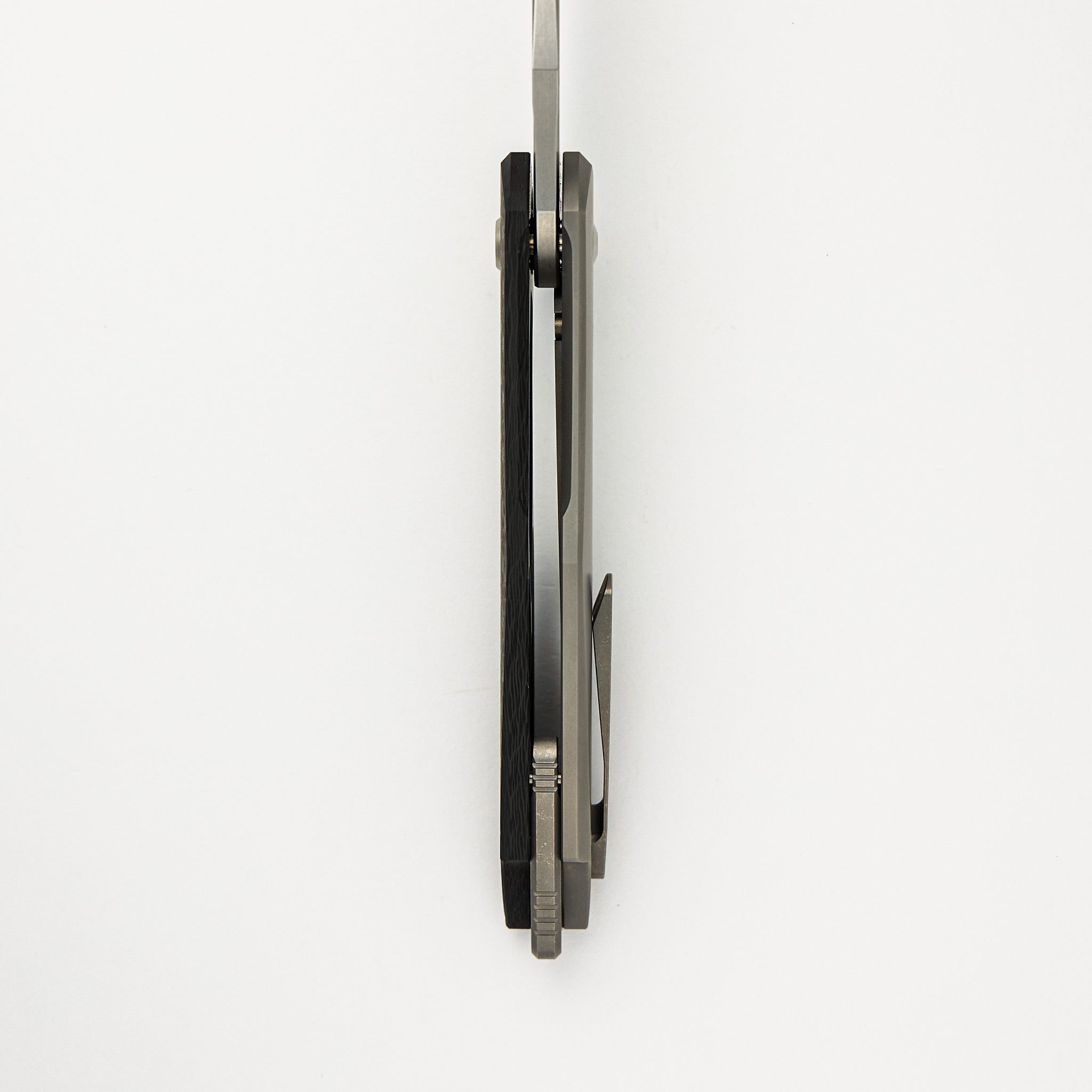 Arius - Titanium/Smooth Carbon Fiber Handle - Burnished W Polished Flats M390 Blade