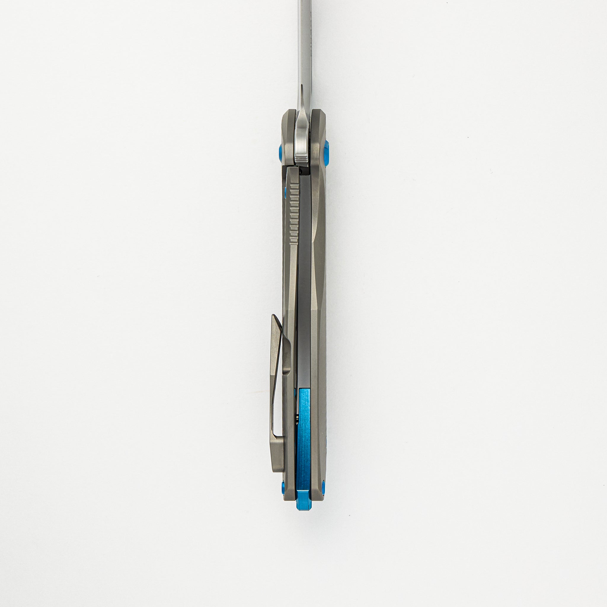 Mini Arius - Corda Titanium Handle - Blue Hardware -  Burnished W/ Polished Flats M390 Blade