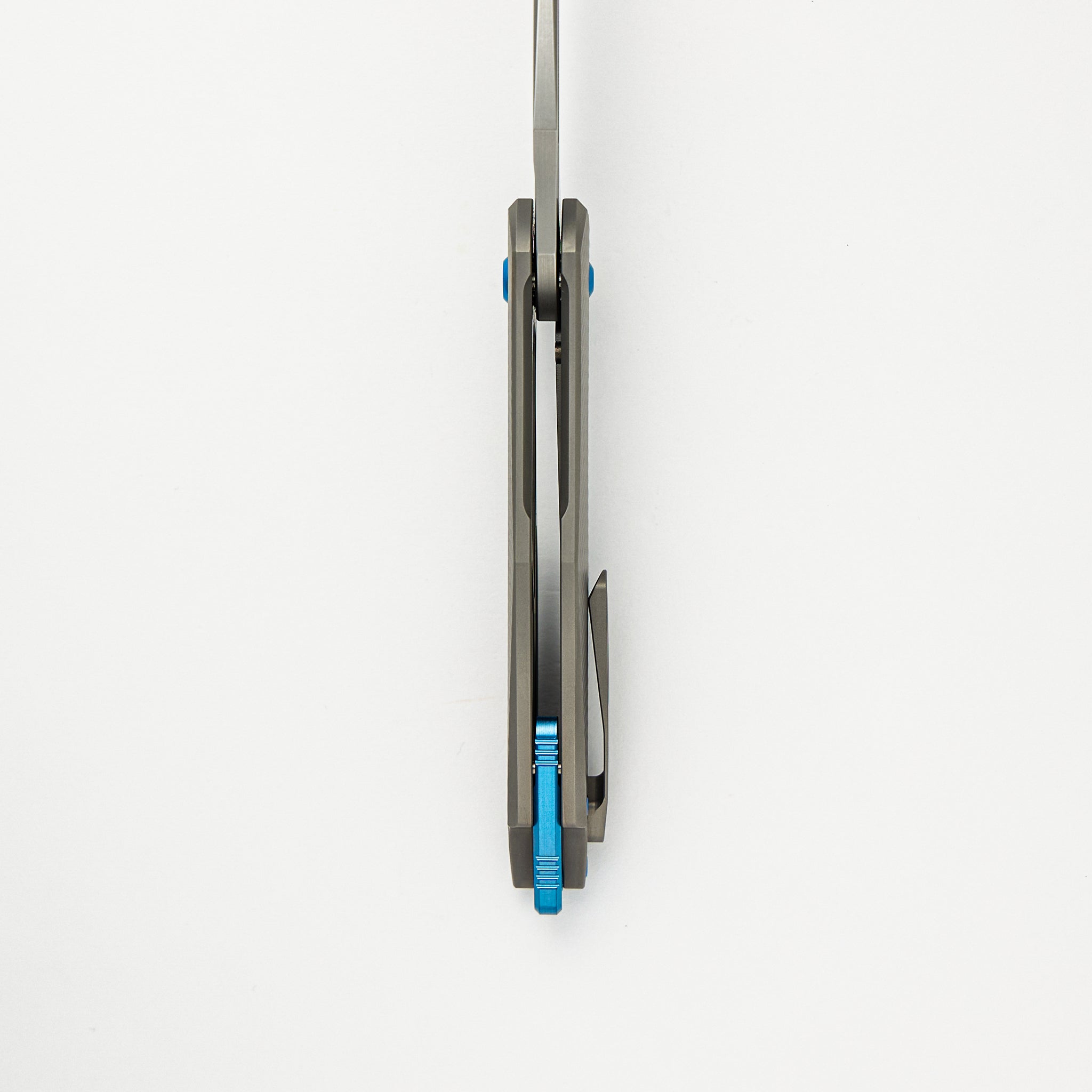 Mini Arius - Corda Titanium Handle - Blue Hardware -  Burnished W/ Polished Flats M390 Blade