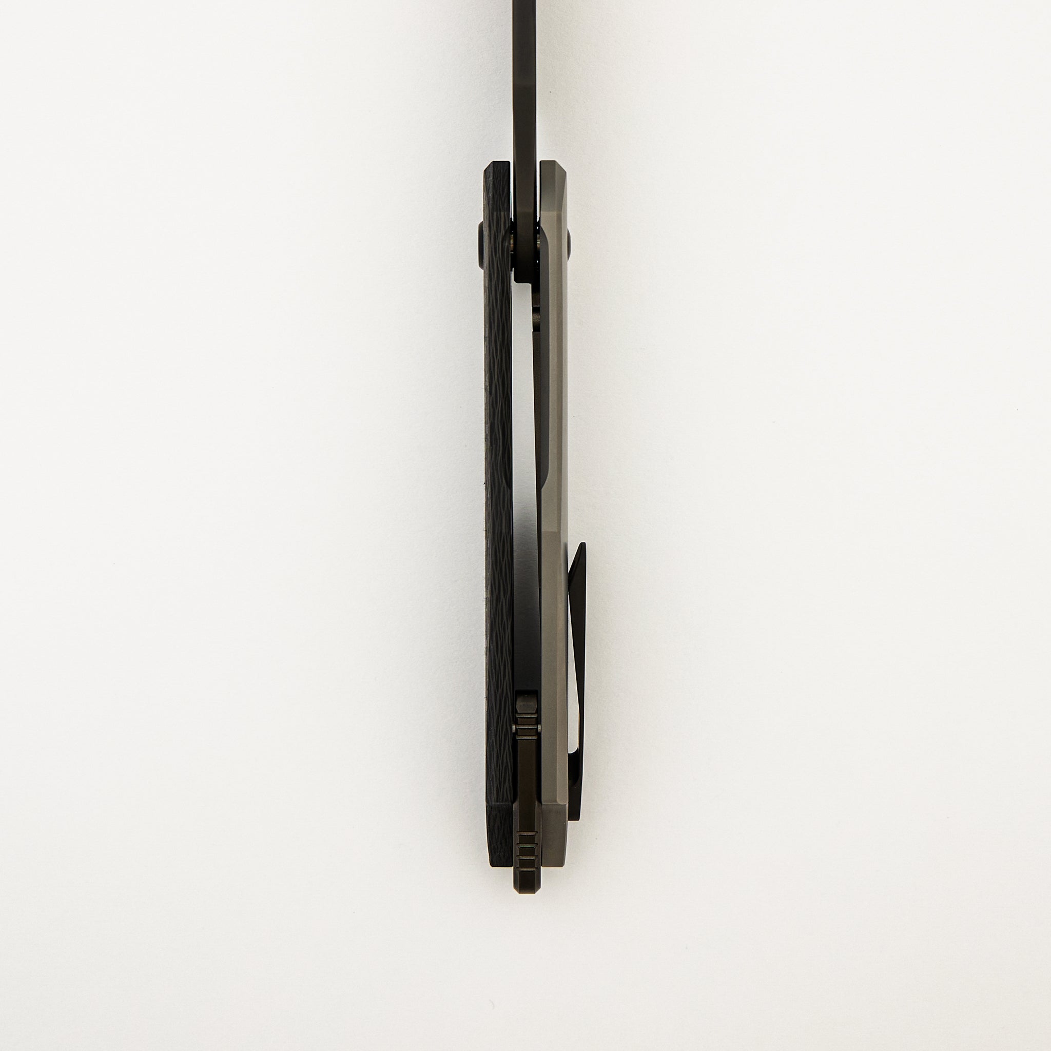 Arius - Non-Flipper - Matte DLC M390 Blade - Smooth Carbon Fiber Handle - DLC Hardware