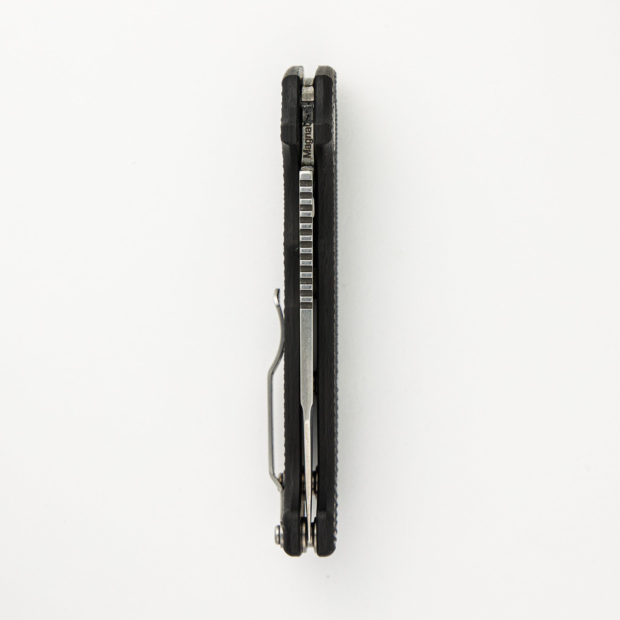 AD20S - MagnaCut Blade - Carbon Fiber Handle