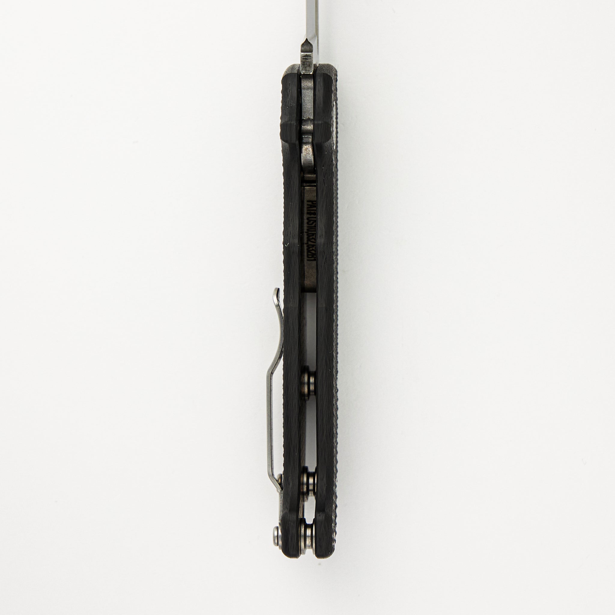 AD20S - MagnaCut Blade - Carbon Fiber Handle