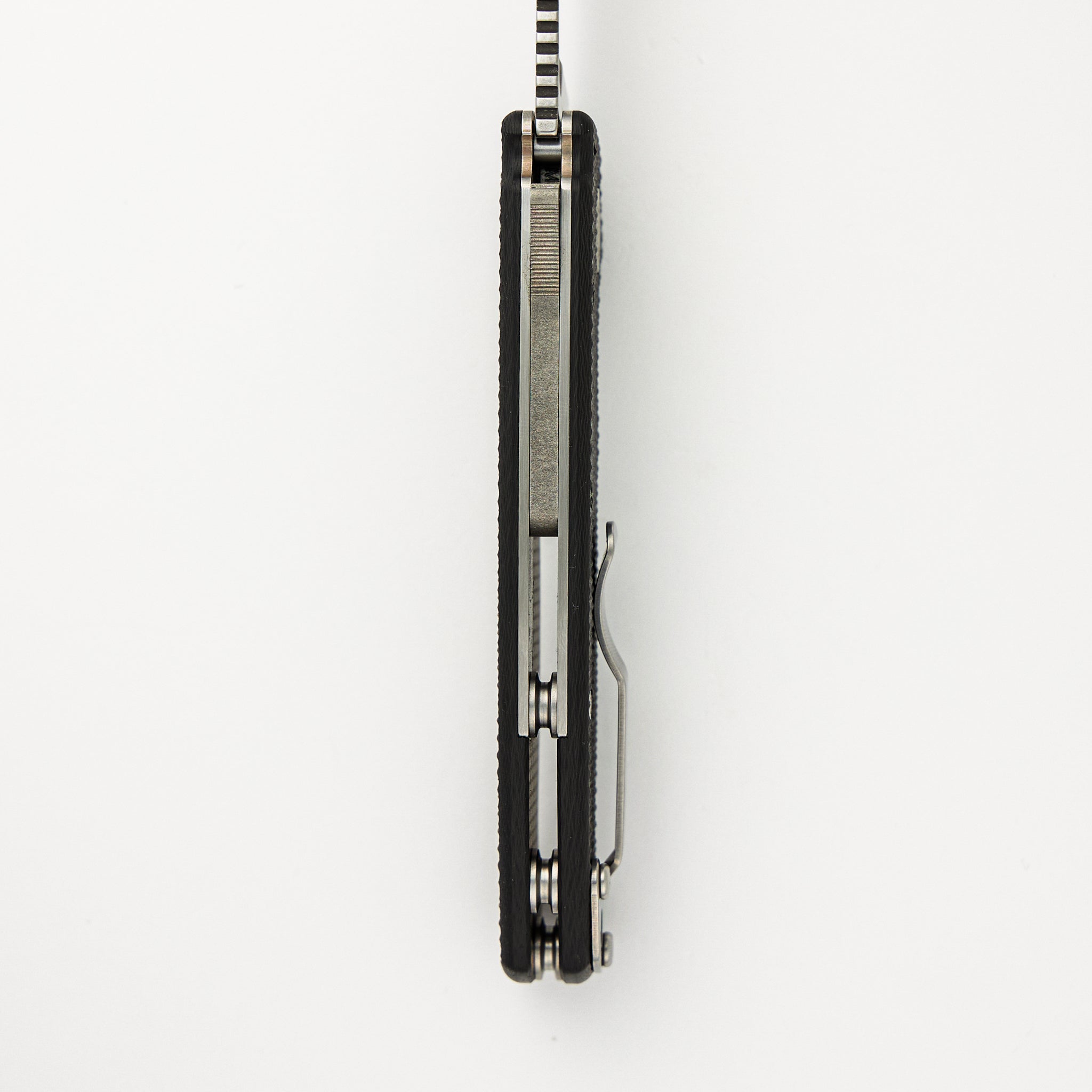 AD20S - MagnaCut Blade - Carbon Fiber Handle