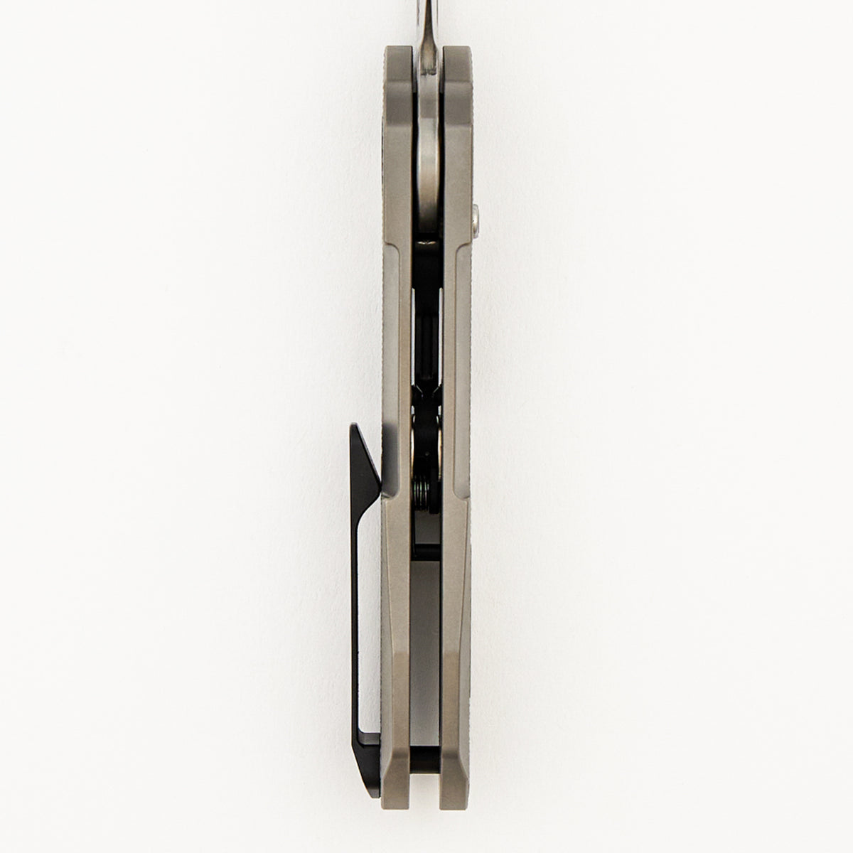 Factor - MagnaCut Blade - Titanium Handle