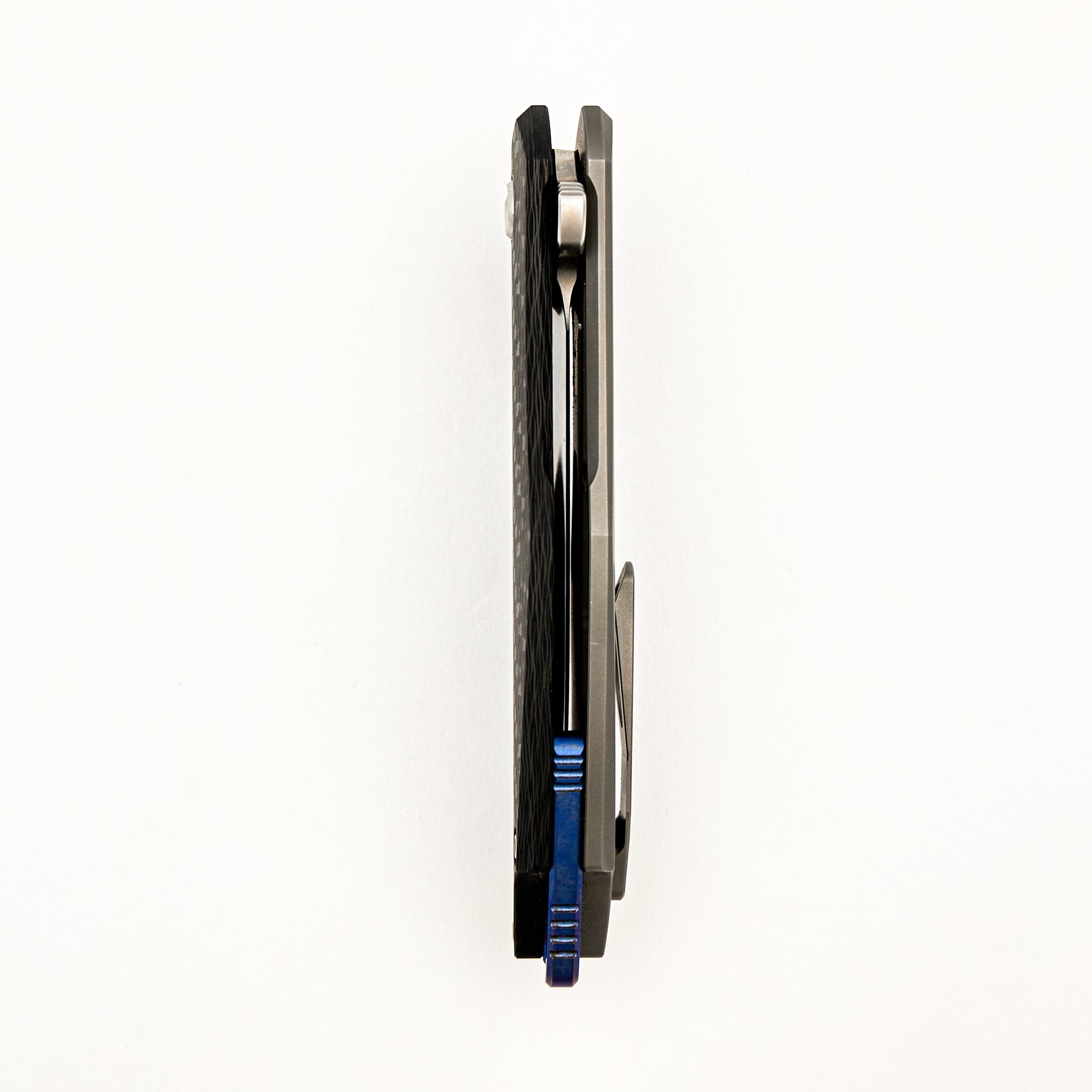 Arius - Carbon Fiber/Titanium Handle - Silver Hardware - M390 Blade