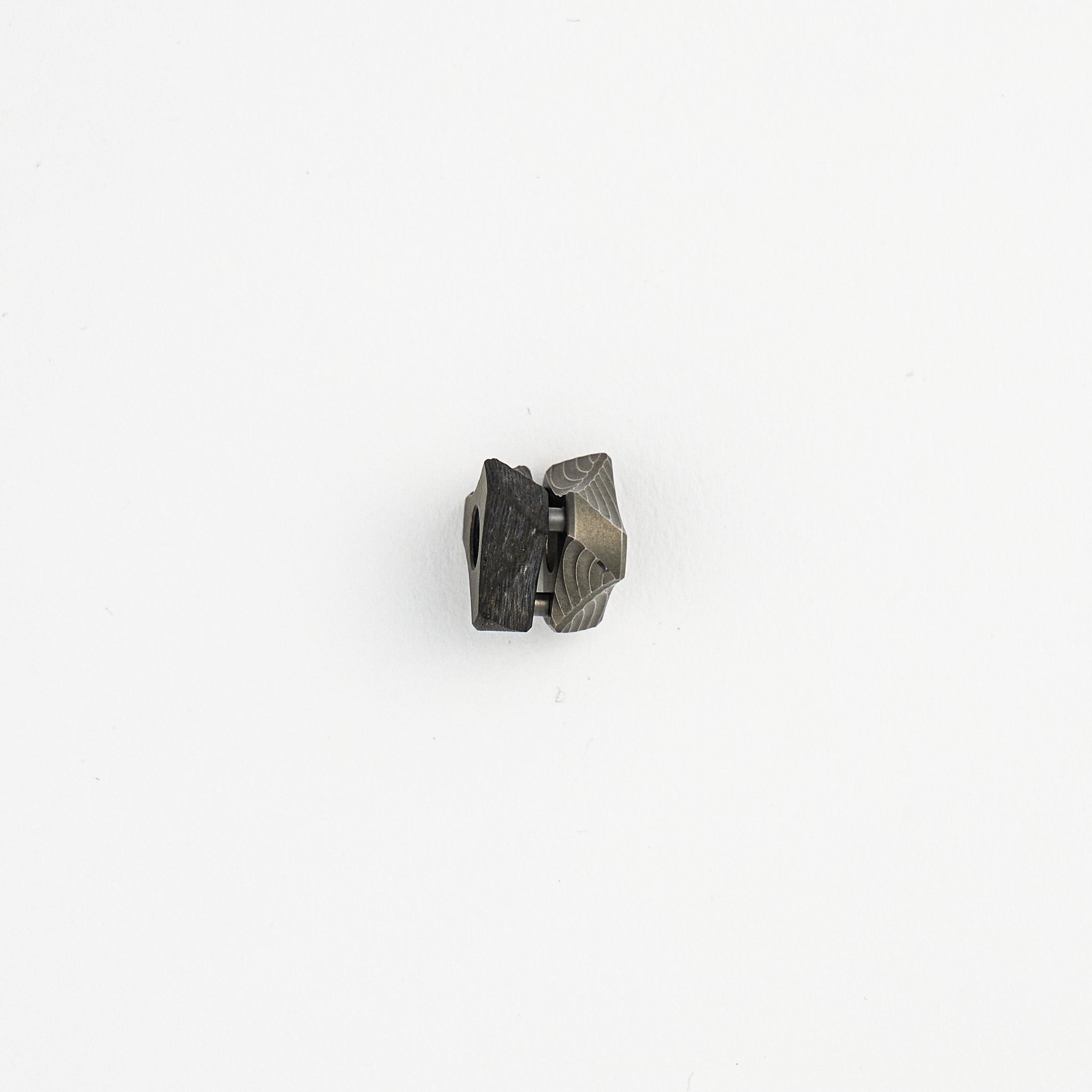 HELIX BEAD – TECHNOCARBO/TITANIUM