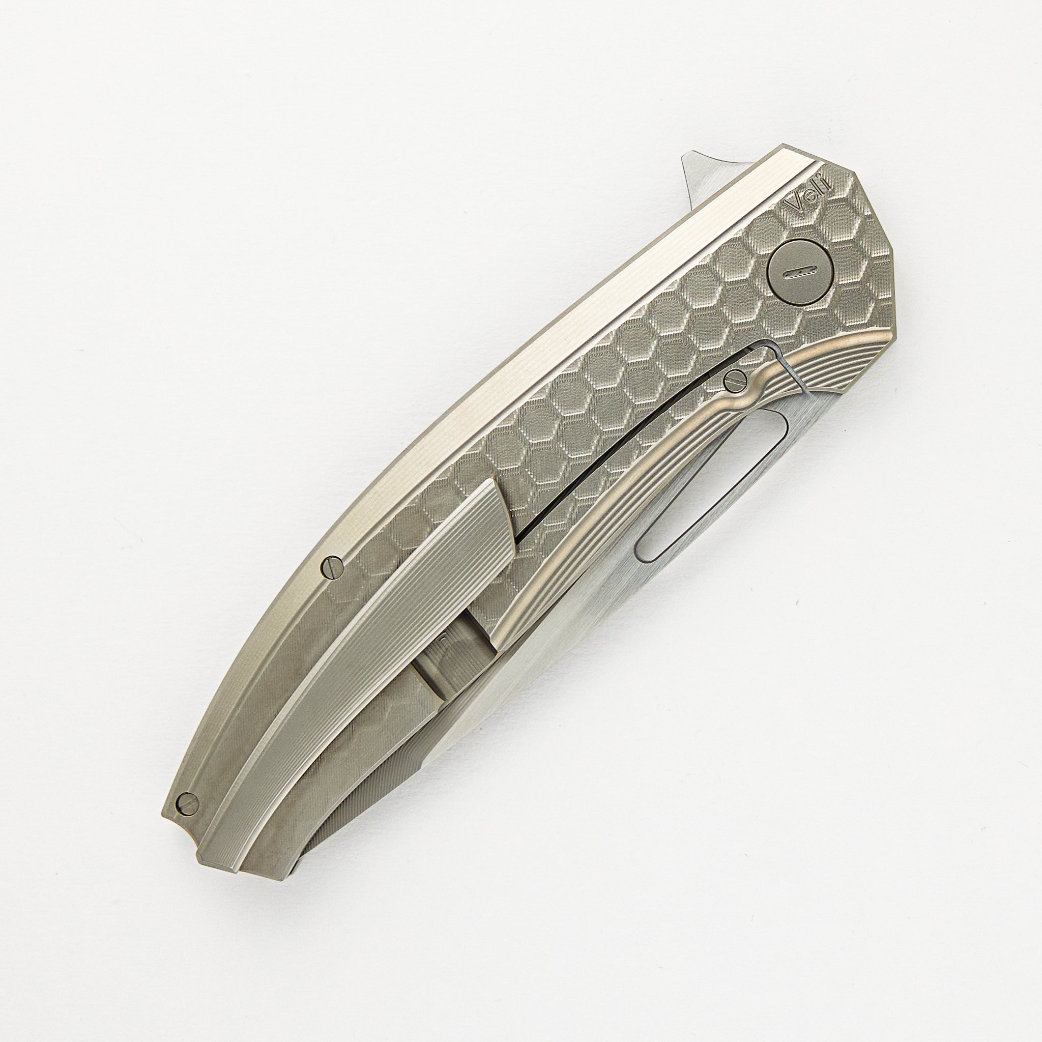 Veli – Fade Honeycomb Textured Titanium Handle – RWL-34 Blade – Blasted Titanium Hardware