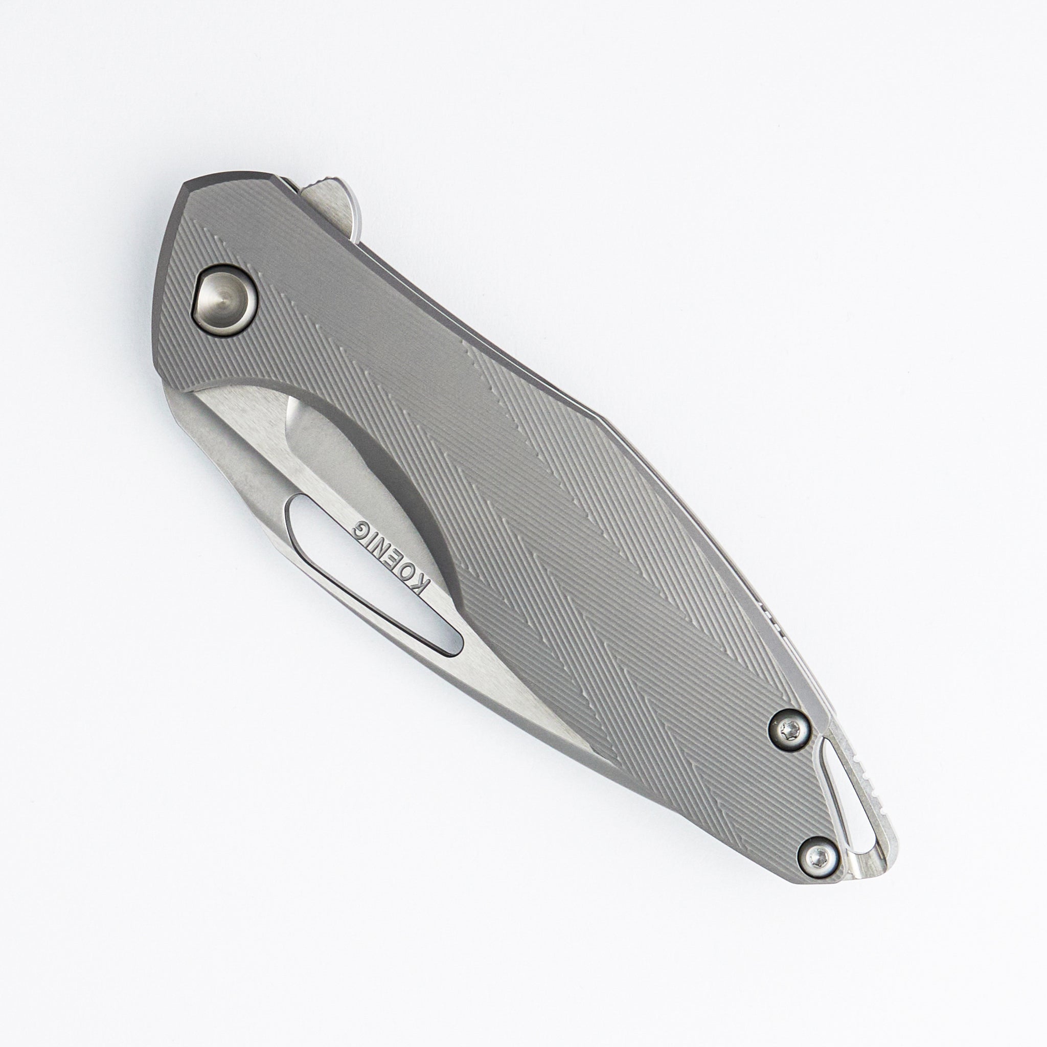 Arius - Patterned Titanium Handle - Silver Hardware - Burnished w/ Polished Flats M390 Blade