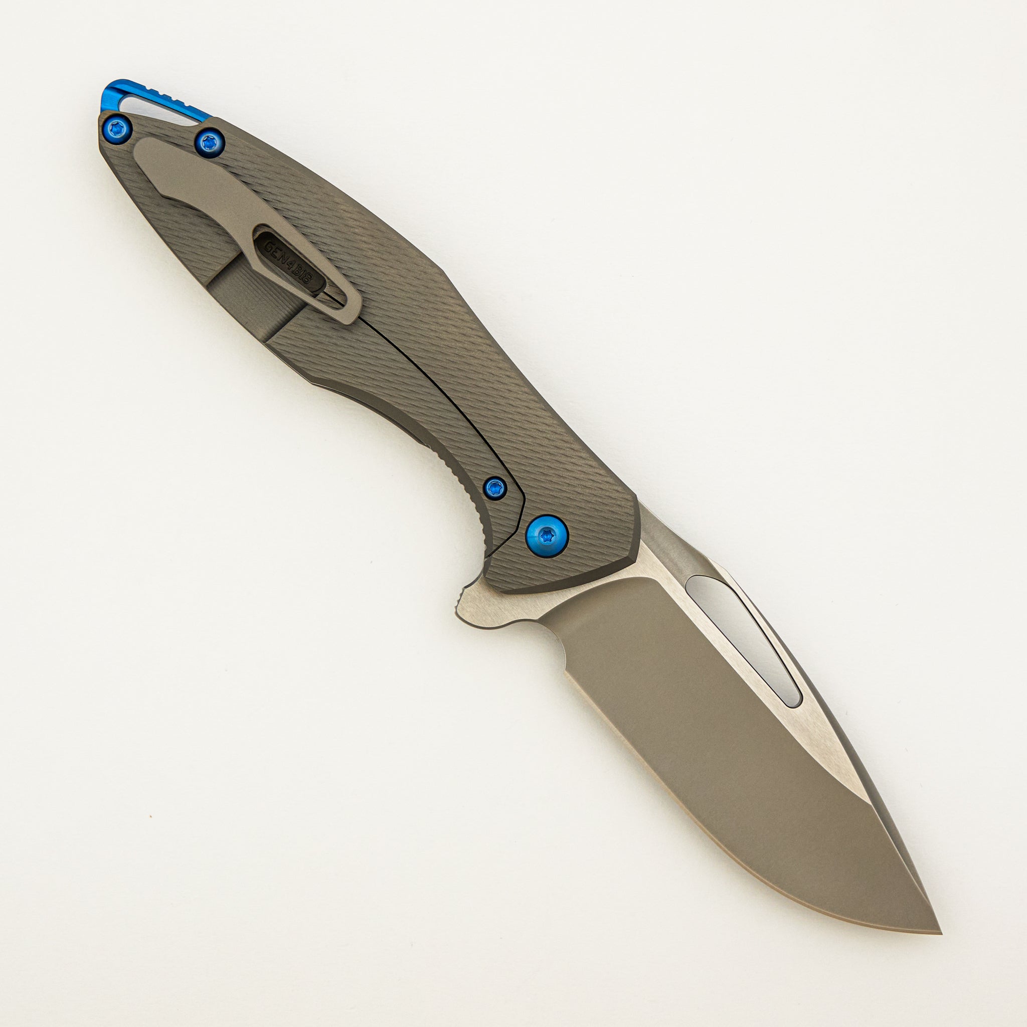 Arius - Corda Titanium Handle - Blue Hardware - Burnished W/ Polished Flats M390 Blade