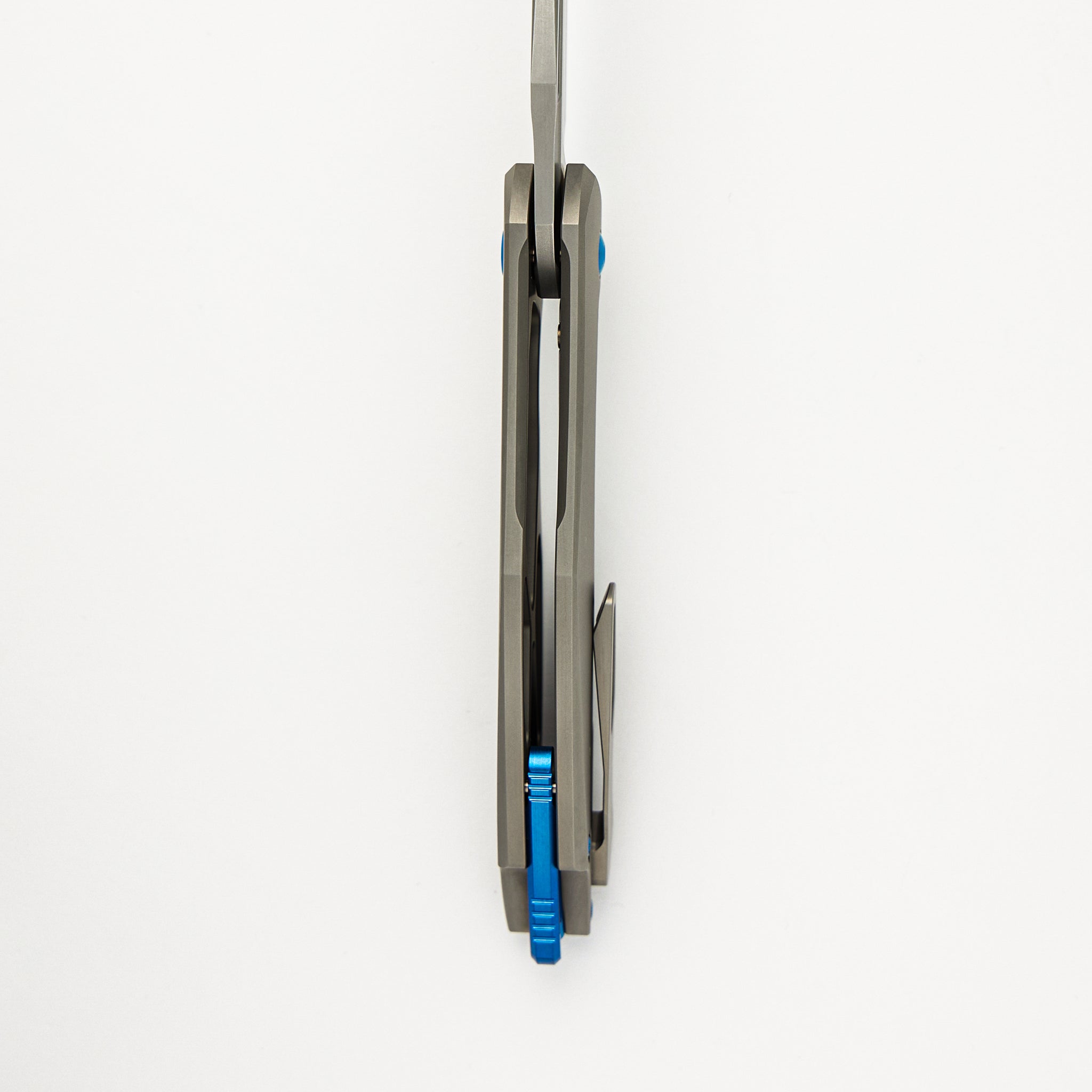Arius - Pinstripe Titanium Handle - Blue Hardware - Burnished W/ Polished Flats M390 Blade