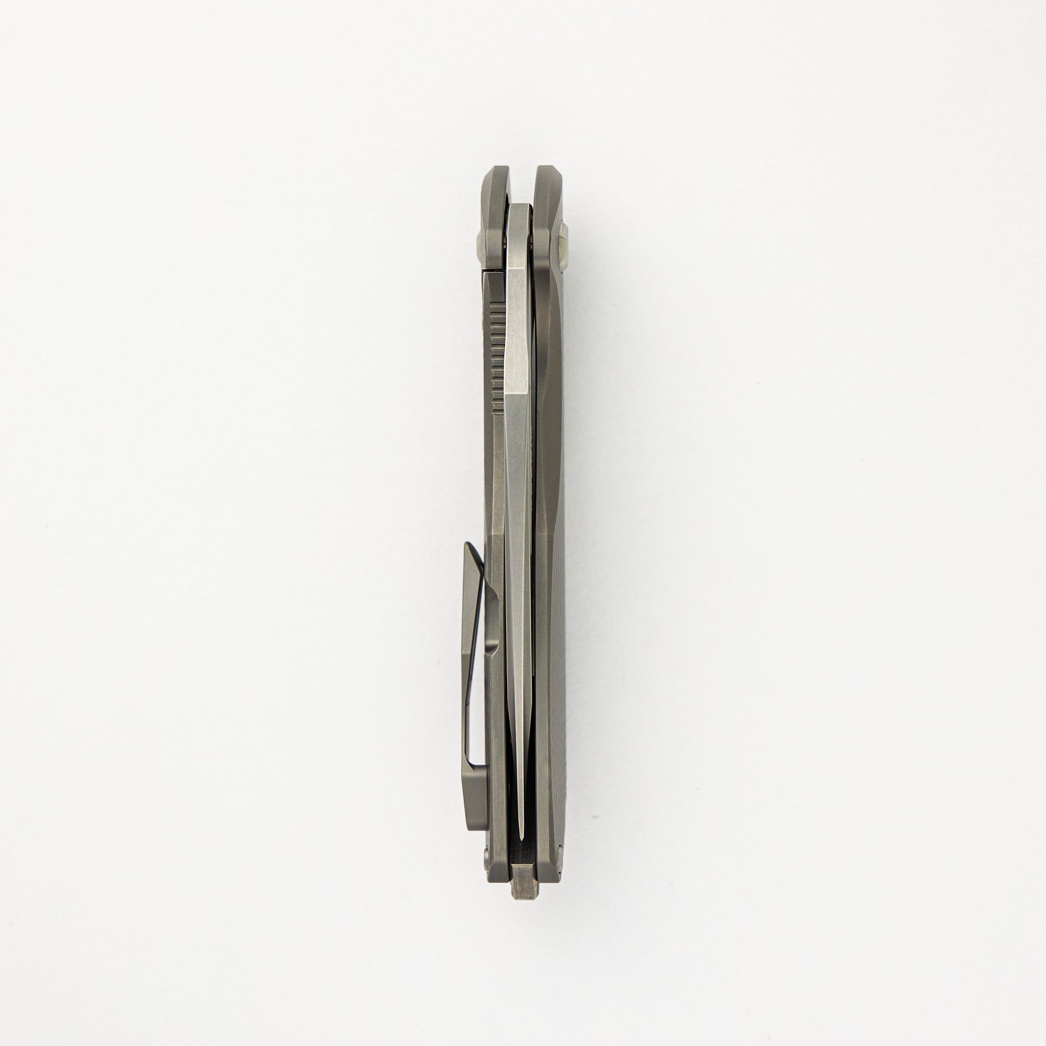Mini Arius - Corda Titanium Handle - Silver Hardware - Burnished W/ Polished Flats M390 Blade