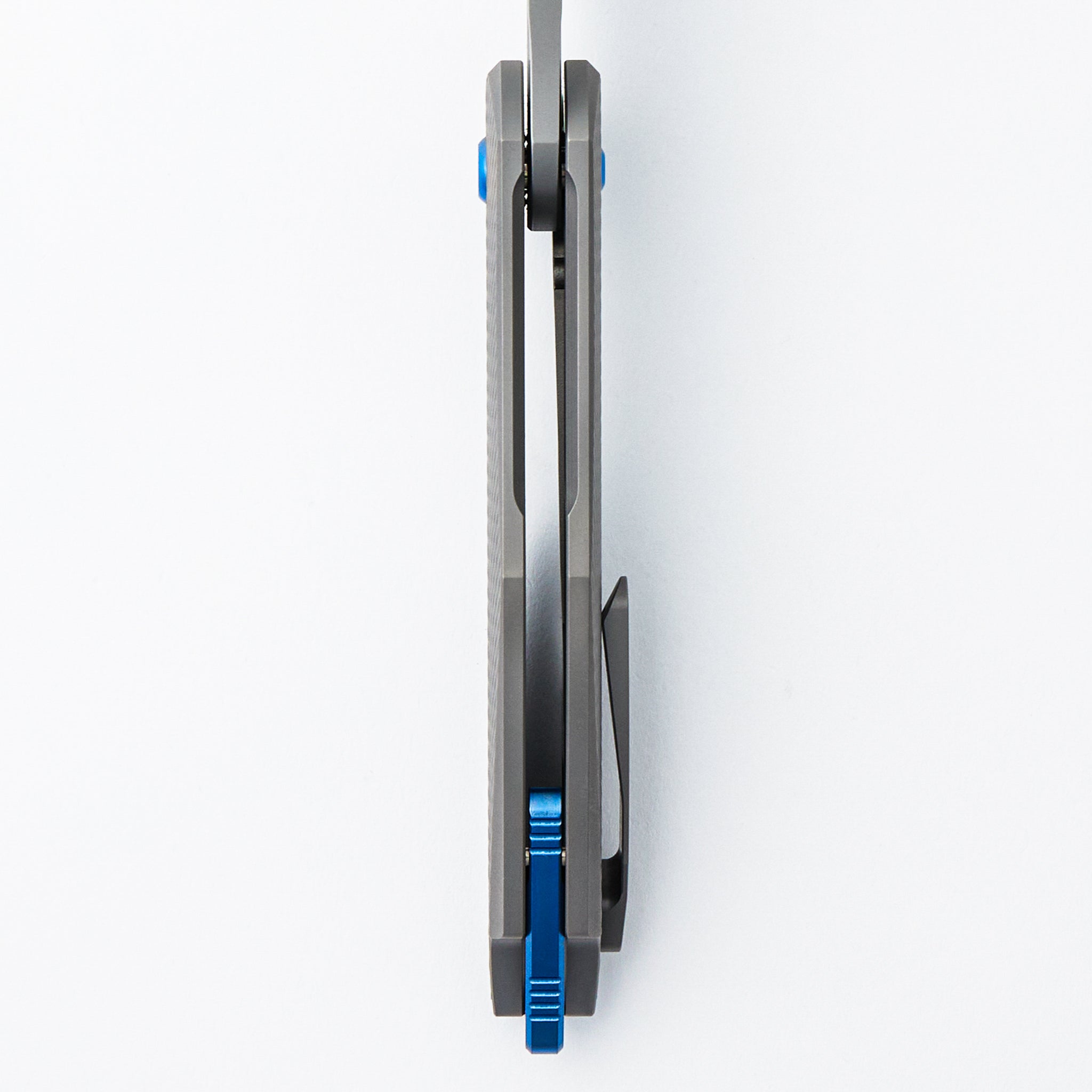 Mini Arius - Corda Titanium Handle - Blue Hardware - Burnished W/ Polished Flats M390 Blade