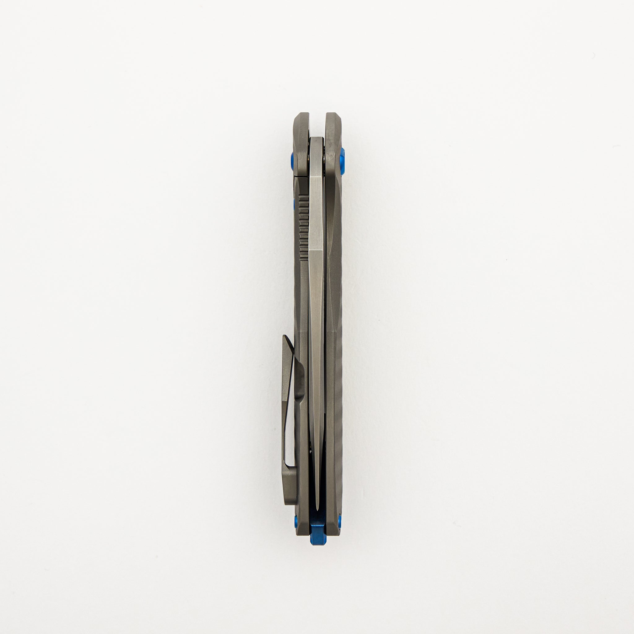 Mini Arius - Plexa Titanium Handle - Blue Hardware - Burnished W/ Polished Flats M390 Blade