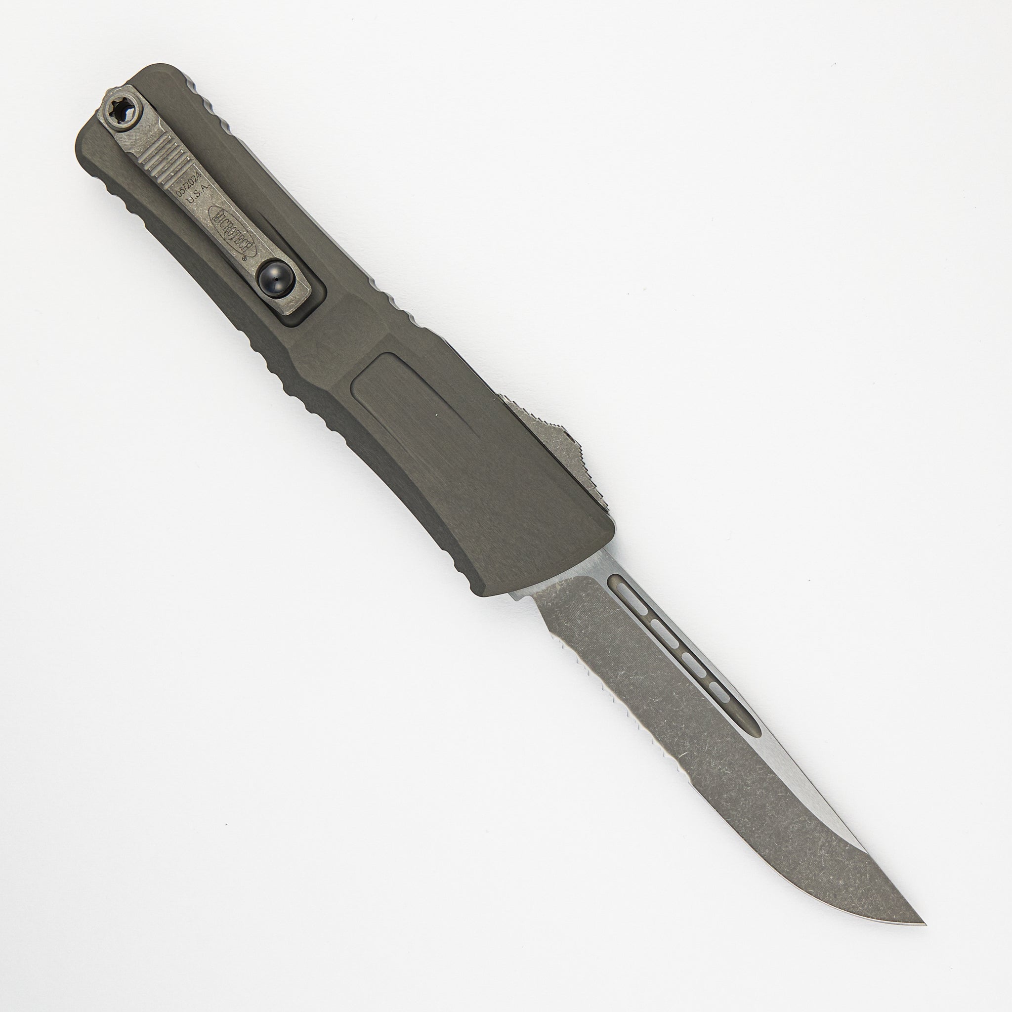 Combat Troodon S/E Gen III Natural Clear Apocalyptic Partial Serrated 1143-11 APNC