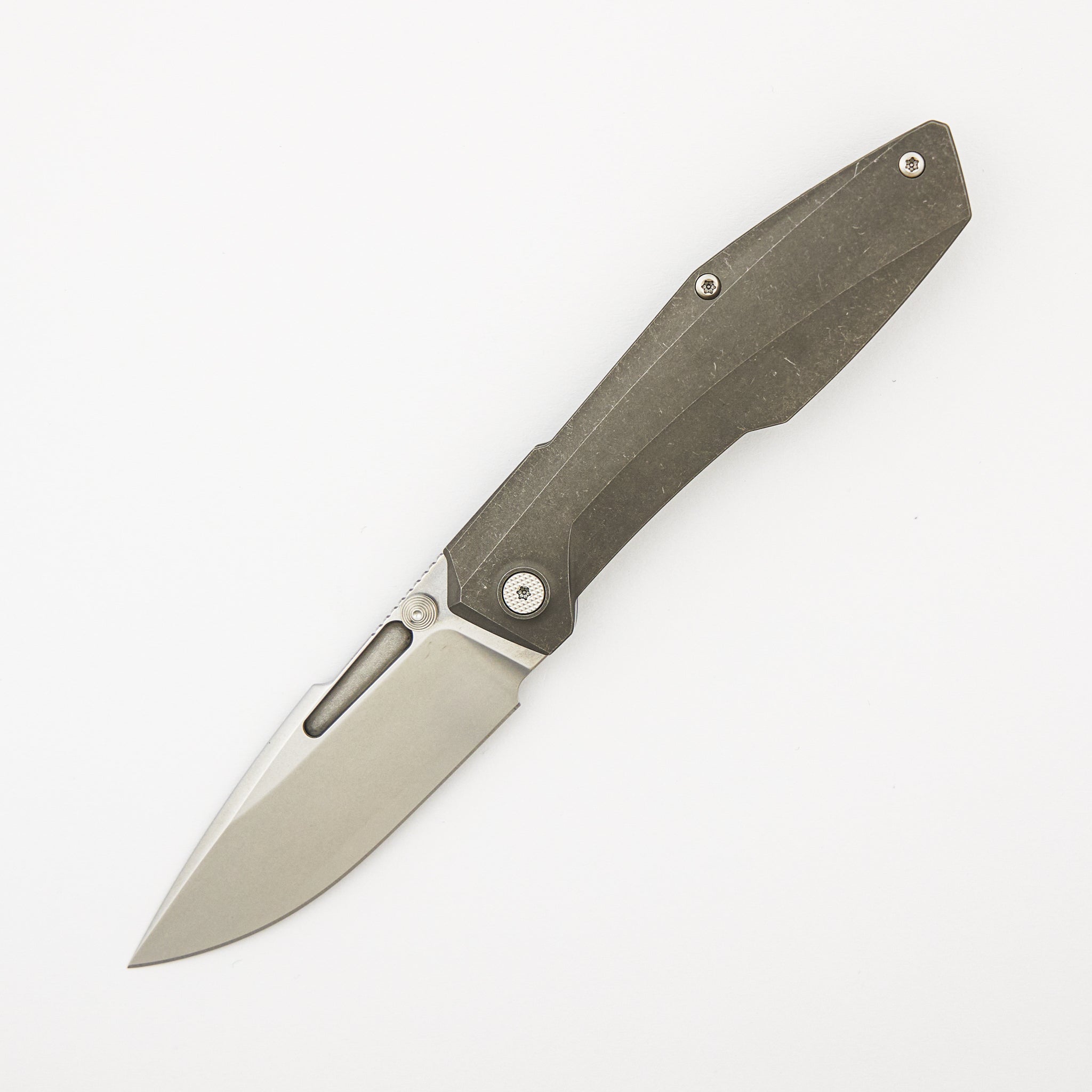 Raiden R2 - Smooth Titanium Dark Stonewash Handle - Stonewash MagnaCut Blade