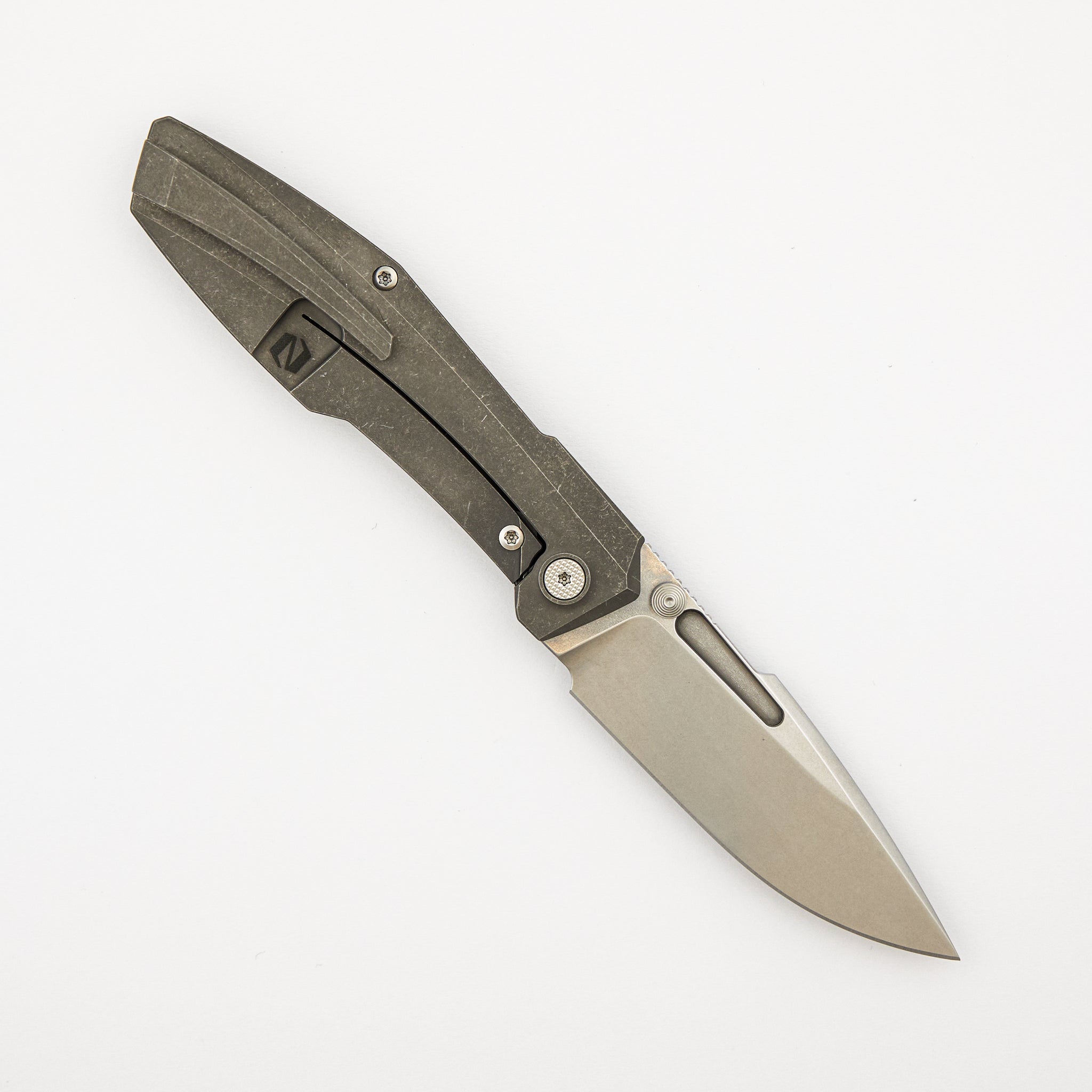 Raiden R2 - Smooth Titanium Dark Stonewash Handle - Stonewash MagnaCut Blade