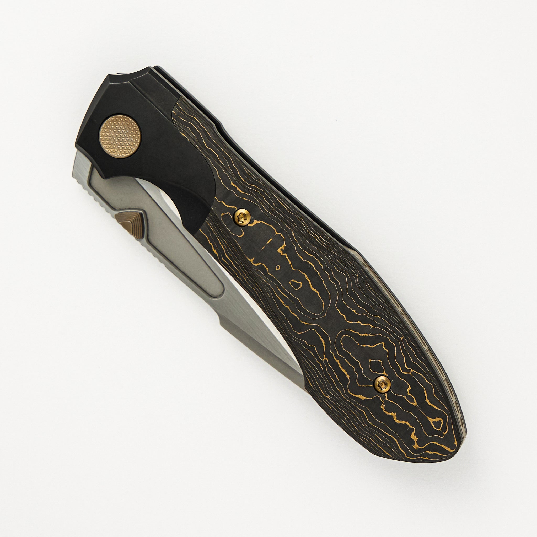 Voodoo - Black PVD/Light Stonewash Ti/Gold Camo Carbon Fiber Handle - Belt Satin M390 Blade