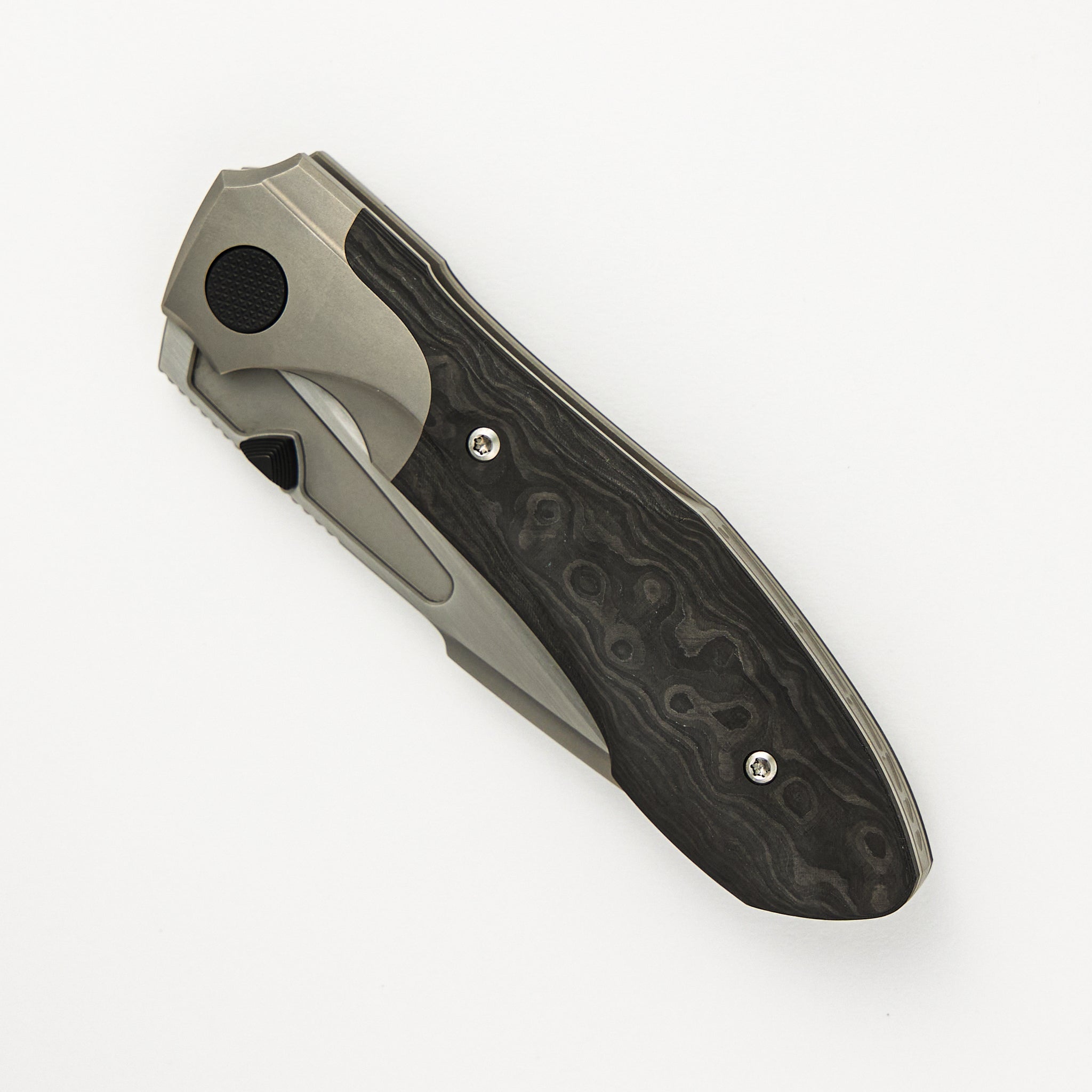 Voodoo - Glass Bead Blasted Ti/Black Camo Carbon Fiber Handle - Hand Rubbed Satin M390 Blade