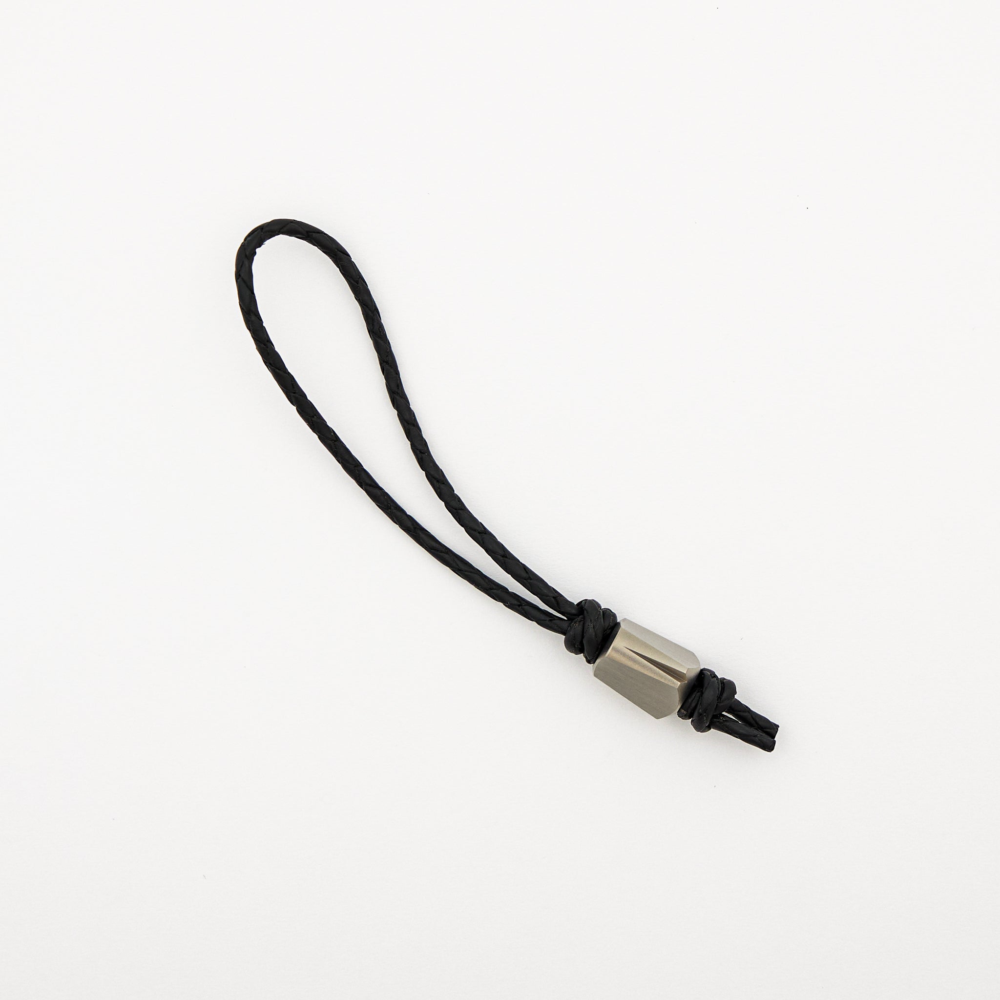 Bead – Titanium - Black Leather