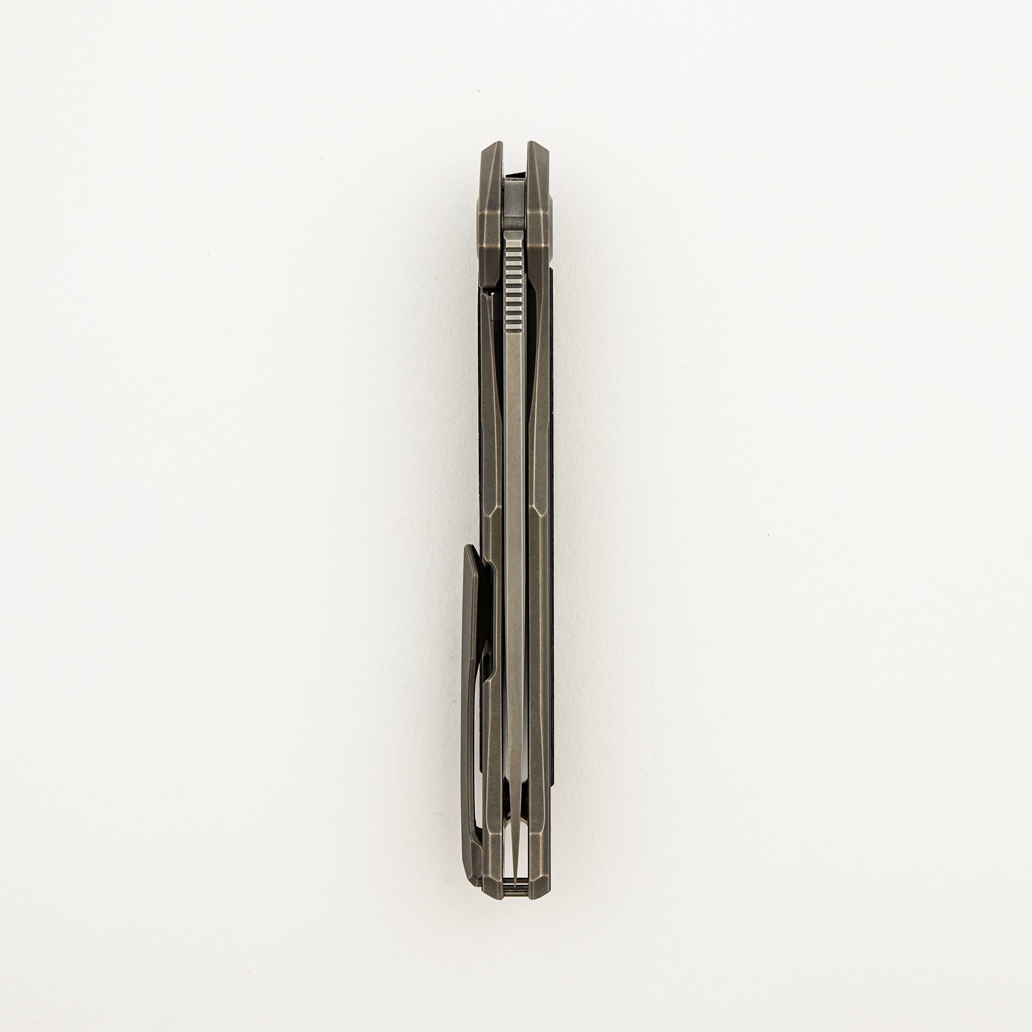 "R1 Edition" Ursus Quantum NL - Cromax PM Blade - Titanium Handle - R1 Pattern Carbon Fiber Inlay - MRBS
