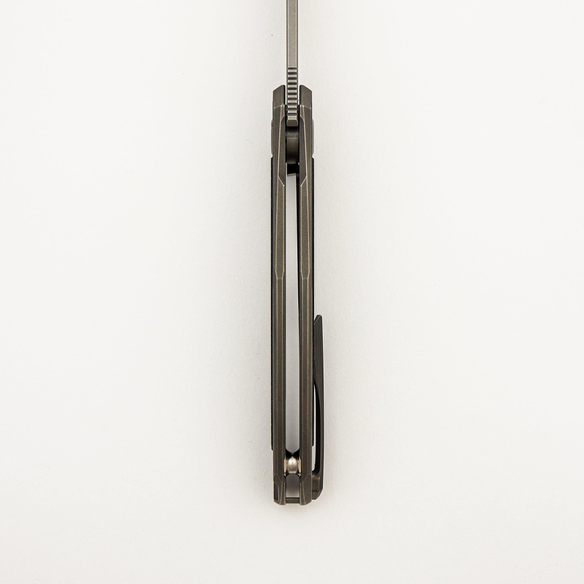"R1 Edition" Ursus Quantum NL - Cromax PM Blade - Titanium Handle - R1 Pattern Carbon Fiber Inlay - MRBS