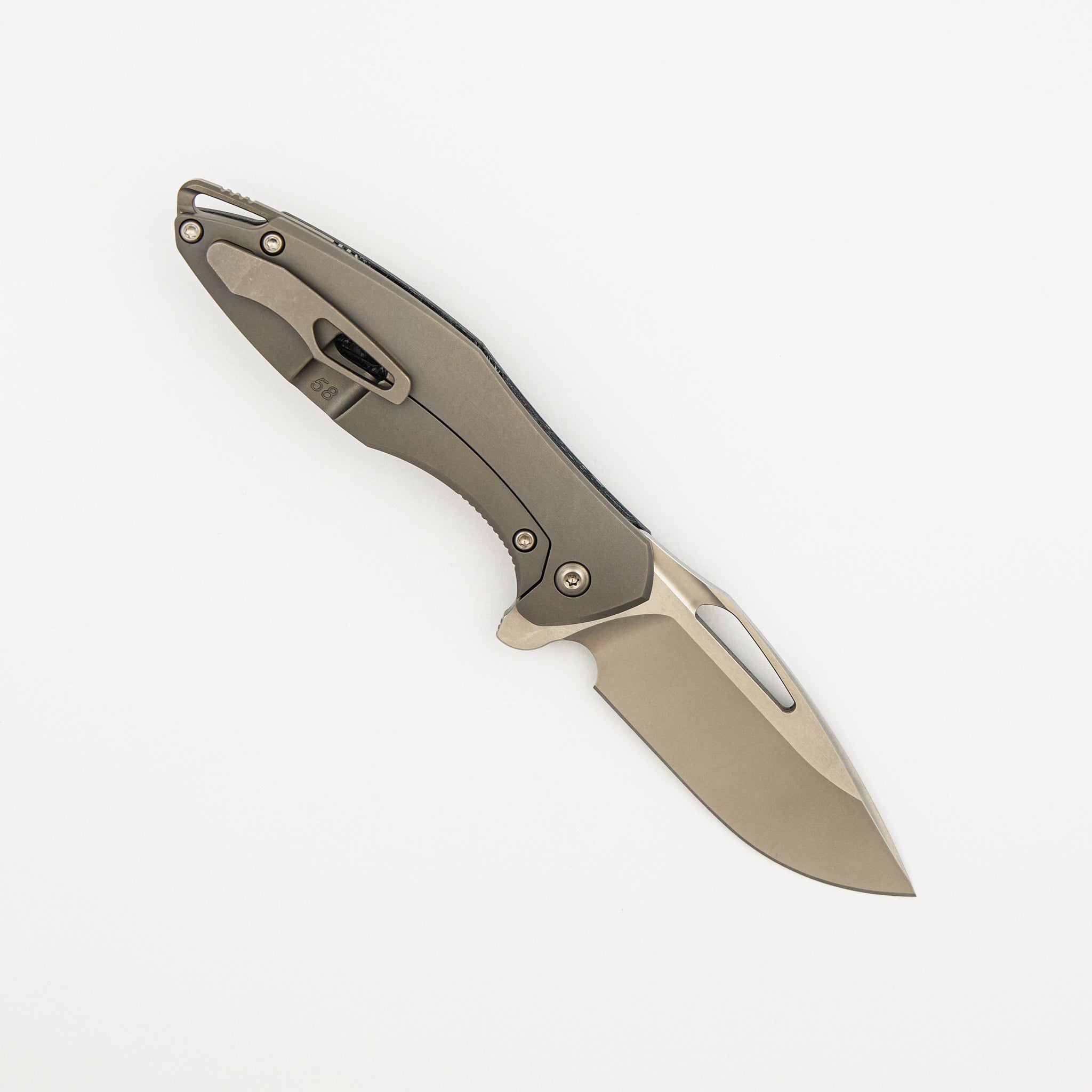 Mini Arius - Smooth White CarboTi Handle - Brightwashed W/ Polished Flats M390 Blade