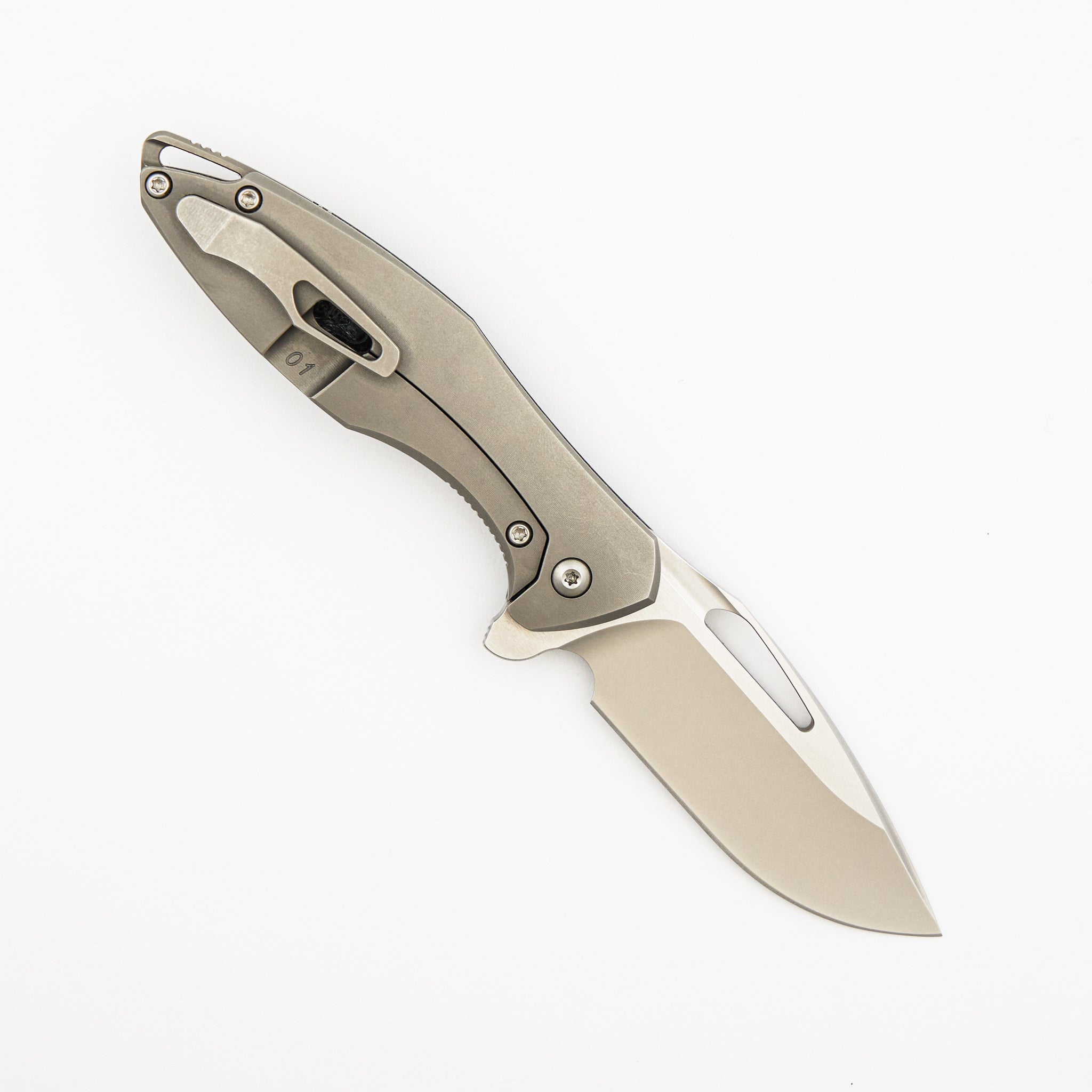 Mini Arius - Smooth White CarboTi Handle - Brightwashed W/ Polished Flats M390 Blade