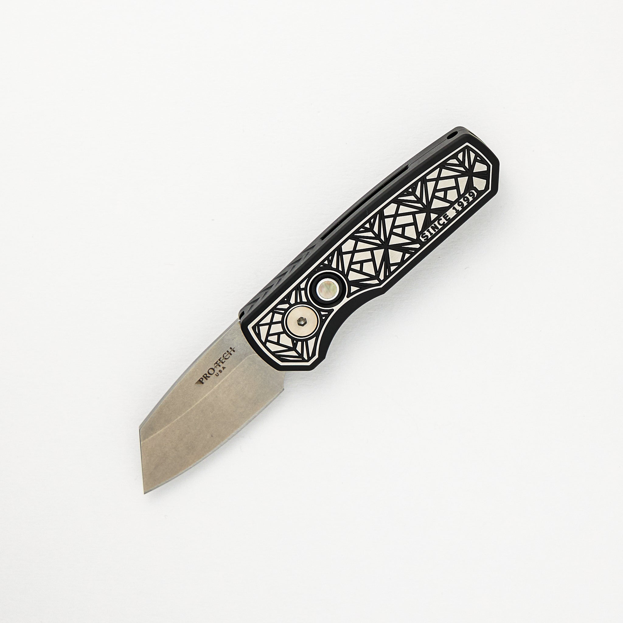 Runt 5 - Custom 004 "Since 1999" 2-Tone Nexus Handle, Black Lip Pearl Button, Stonewash Reverse Tanto MagnaCut Blade