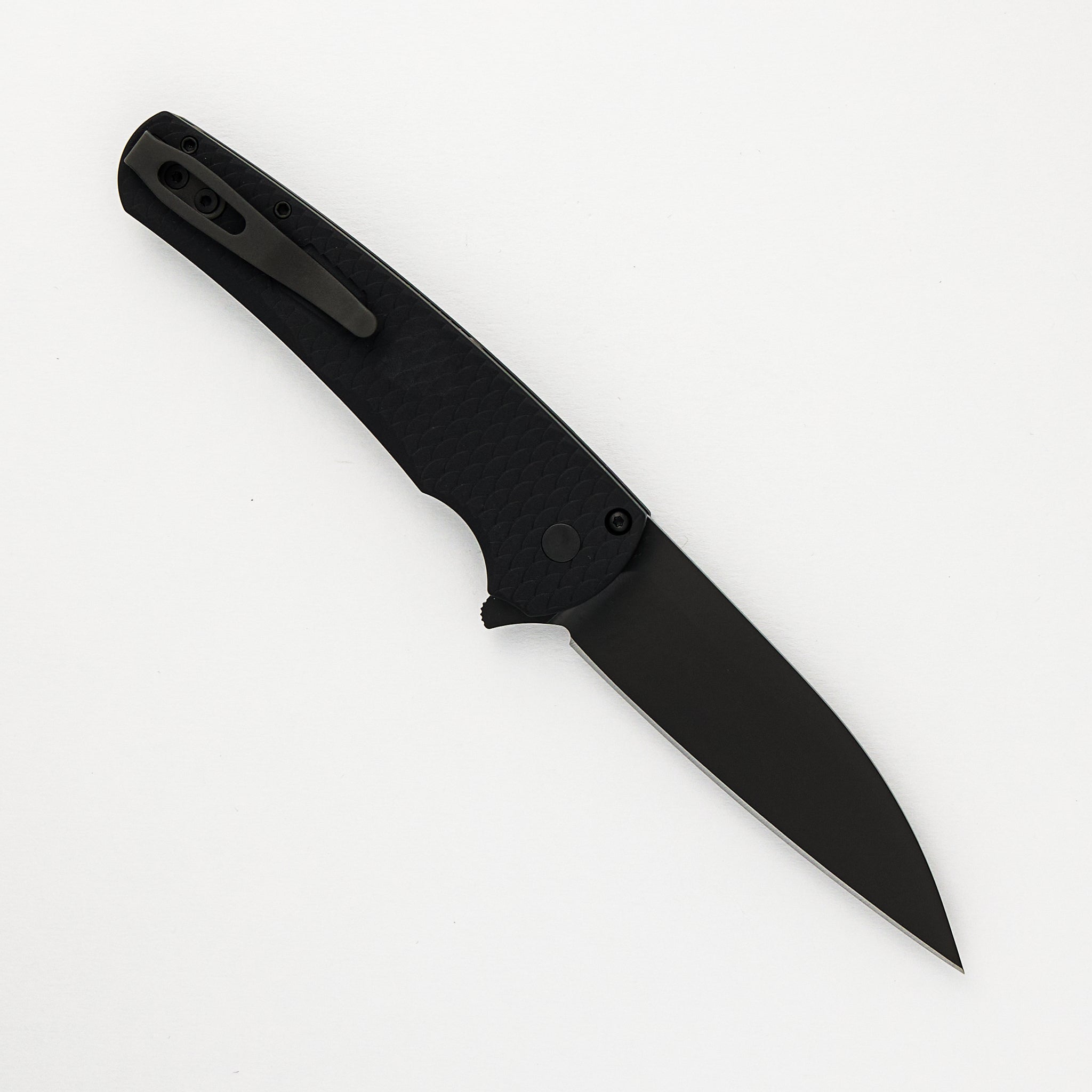 Malibu Flipper - 5336 Operator - Black "Dragon Scale" Handle, DLC Wharncliffe Magnacut Blade, Tritium Button