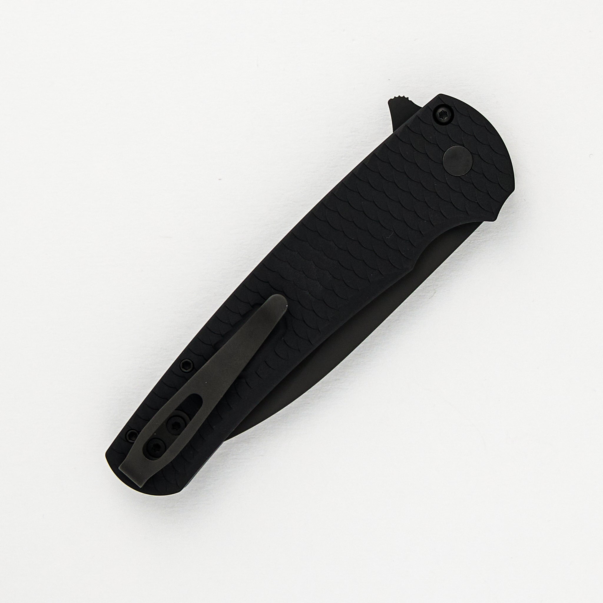 Malibu Flipper - 5336 Operator - Black "Dragon Scale" Handle, DLC Wharncliffe Magnacut Blade, Tritium Button