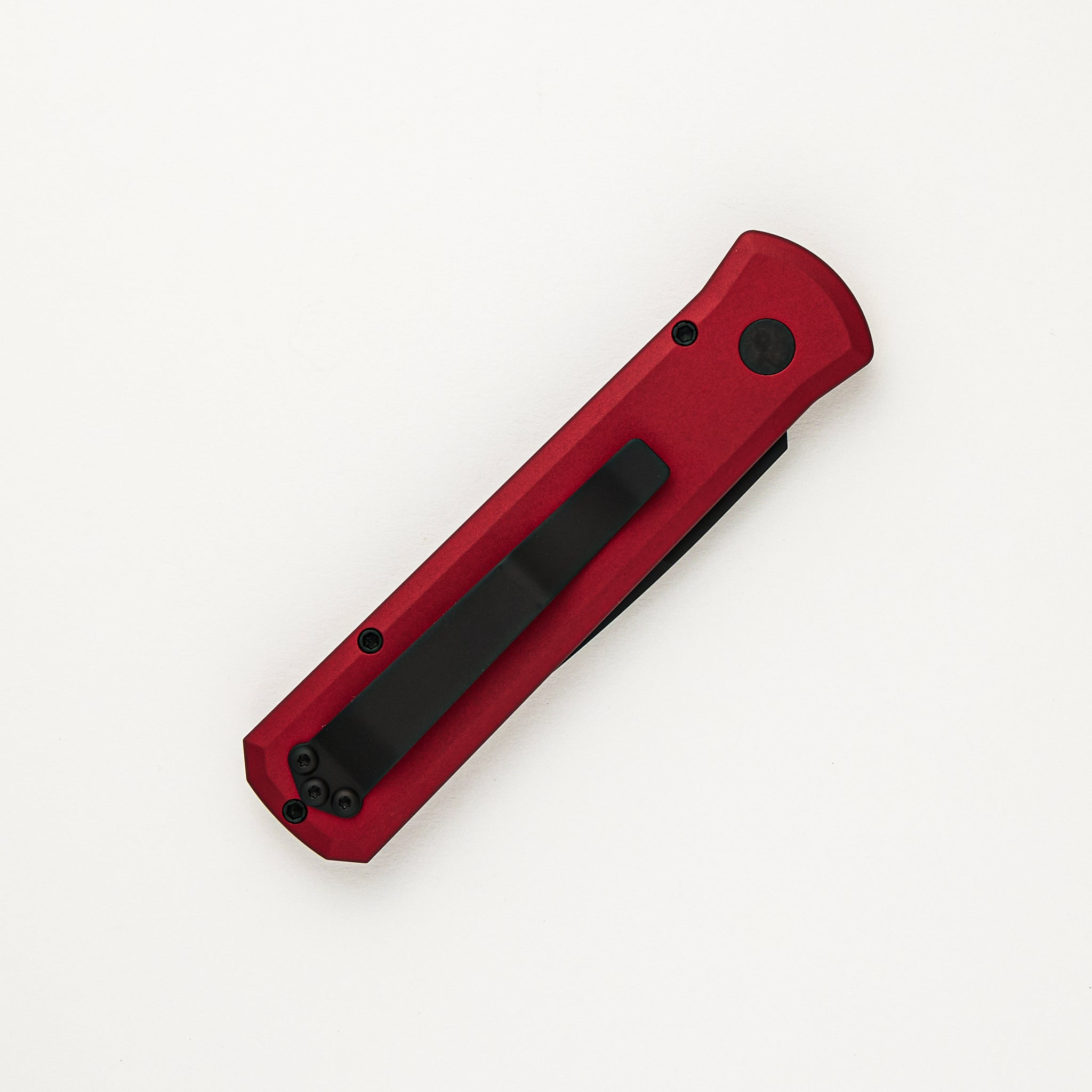 Godson – Solid Red Handle – Black DLC 154-CM Blade - 721-RED