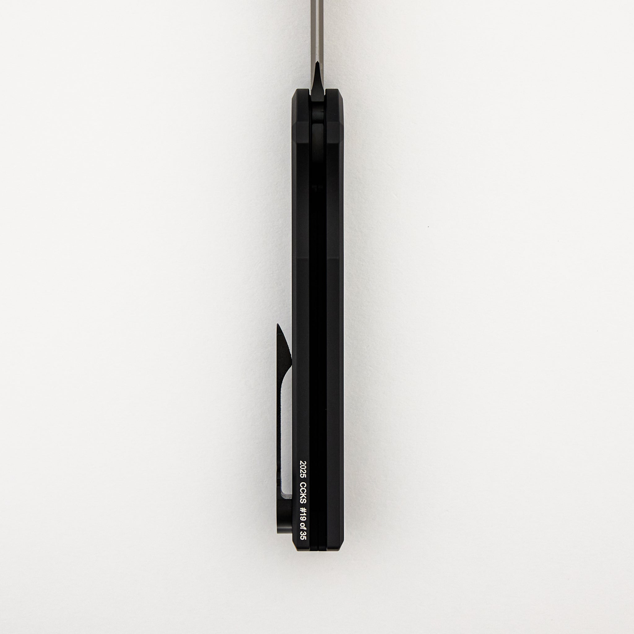 Redencion 229 - CCKSF25.Redencion.1 - Black "Skull Key" Textured Handle - DLC Black S35VN Blade (Chaves Design)