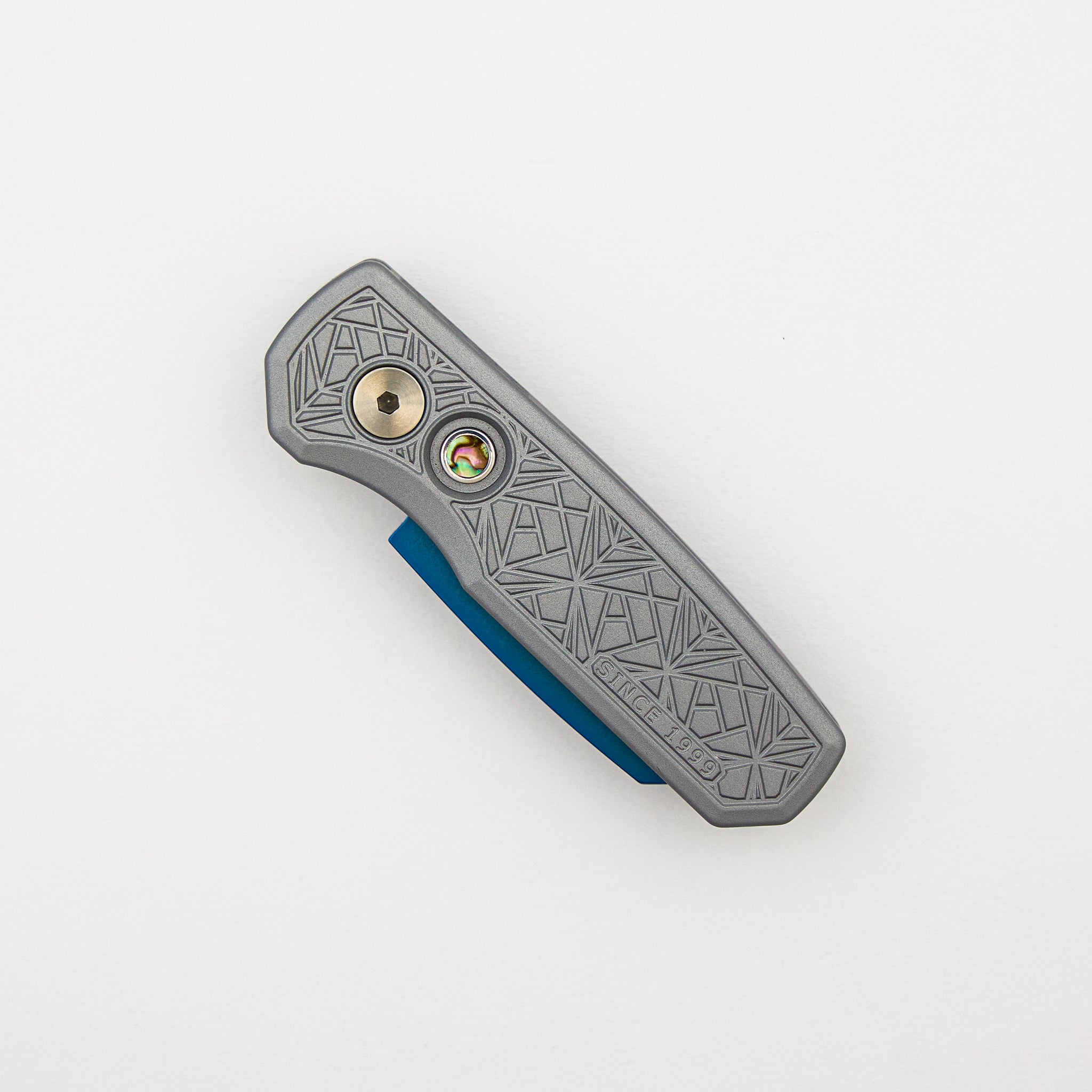 Runt 5 - CCKSF25.Runt.1 - "NEXUS" Grey Handle - Sapphire Blue 20-CV Reverse Tanto Blade