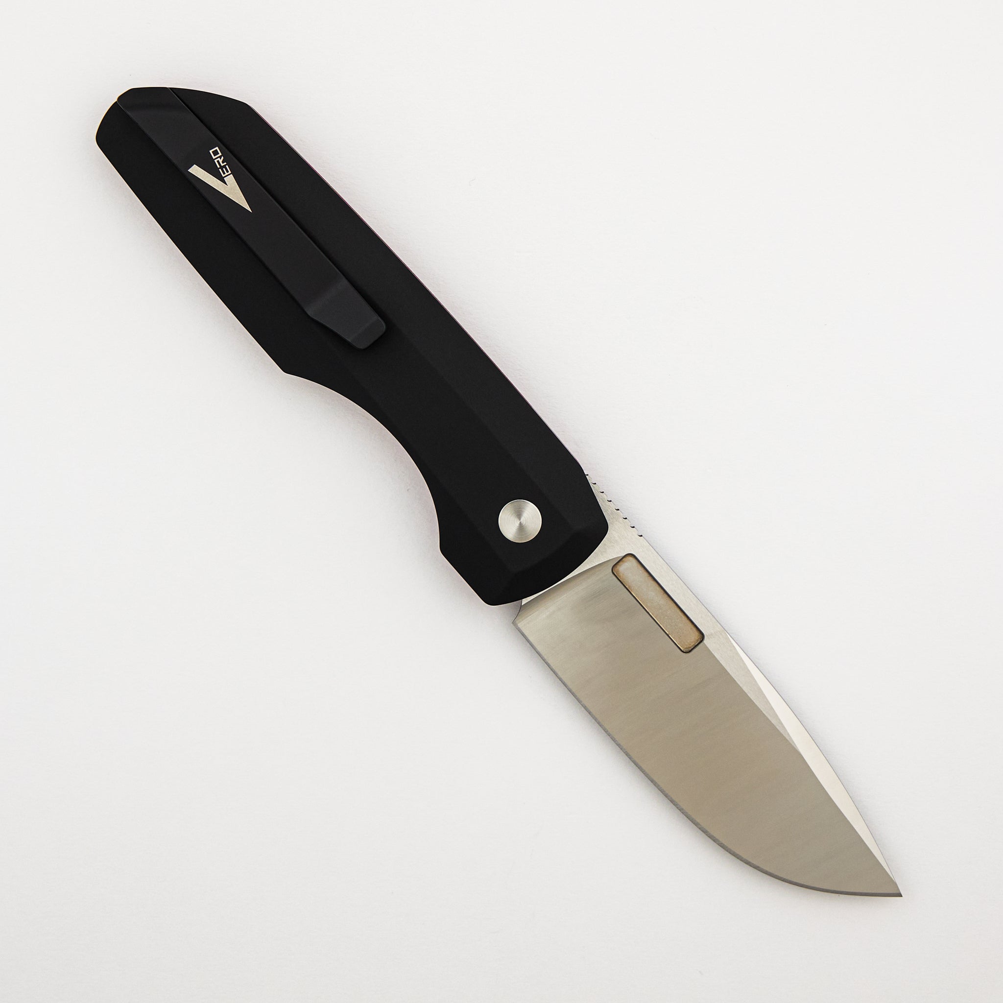 Synapse - CCKSF25.Vero.1 - Red Linen Micarta Lid W/ Black Aluminum Back - Machine Satin MagnaCut Blade (Vero Design)